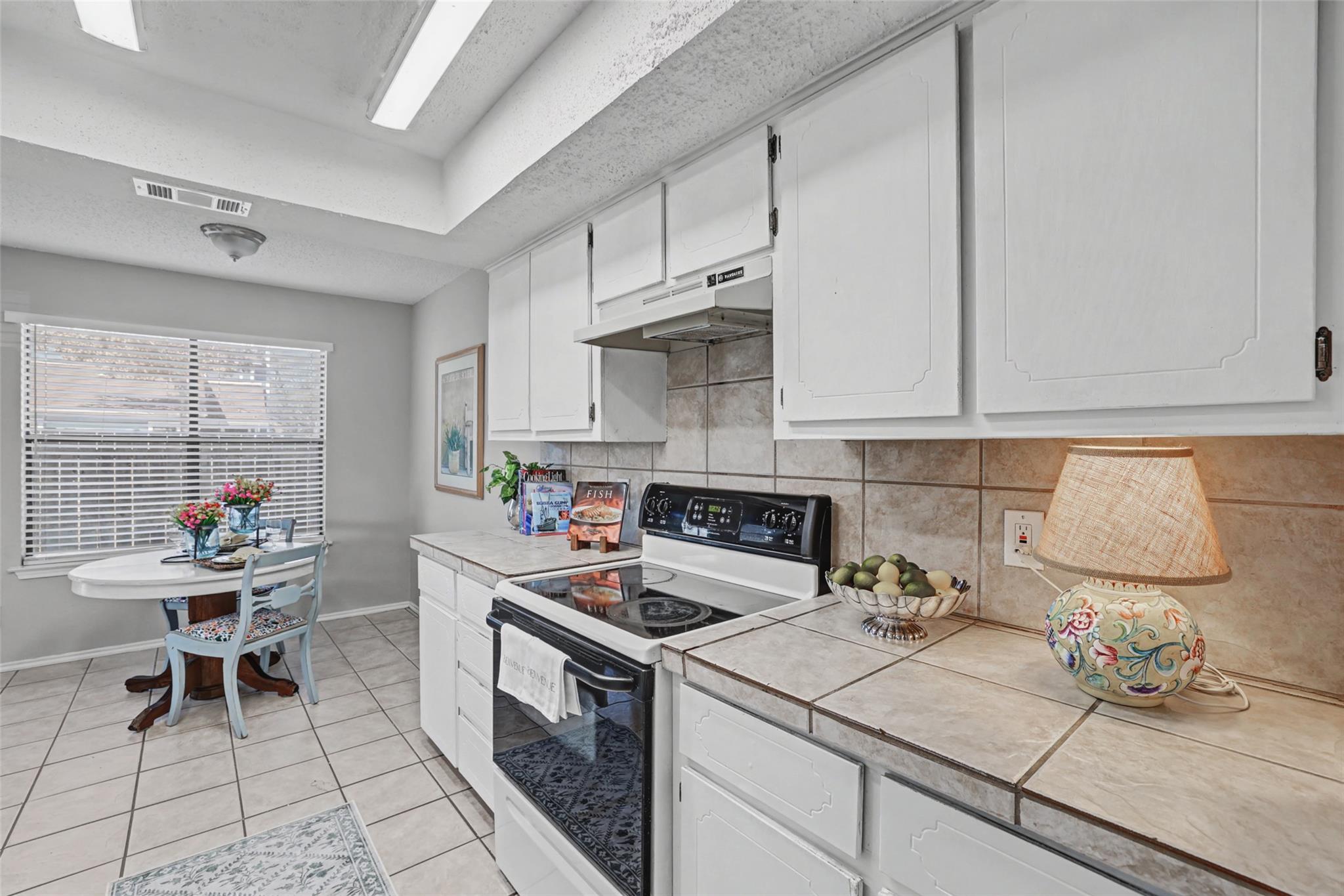 8806 Springmail Units A and B Cir, Austin, TX 78729