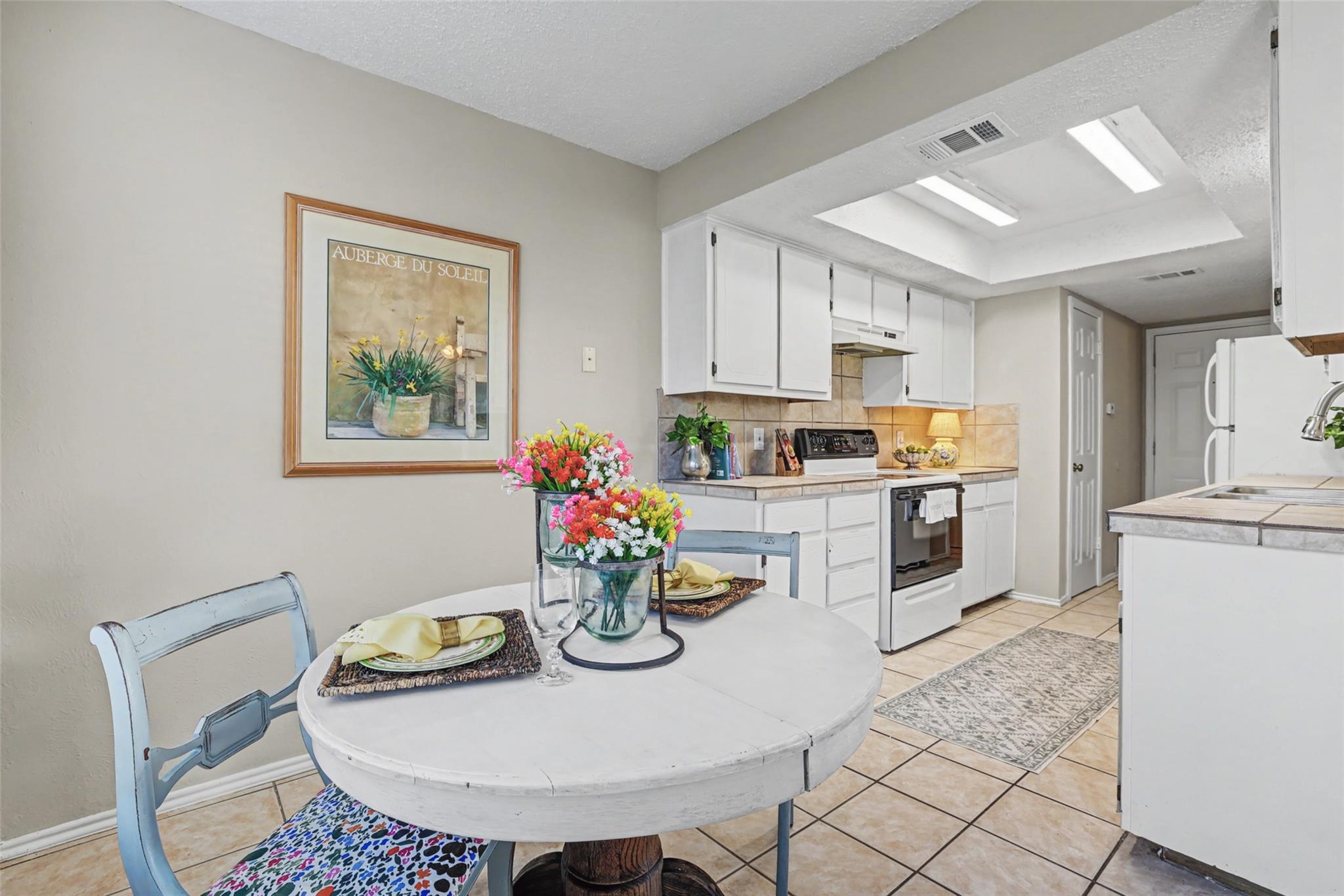 8806 Springmail Units A and B Cir, Austin, TX 78729