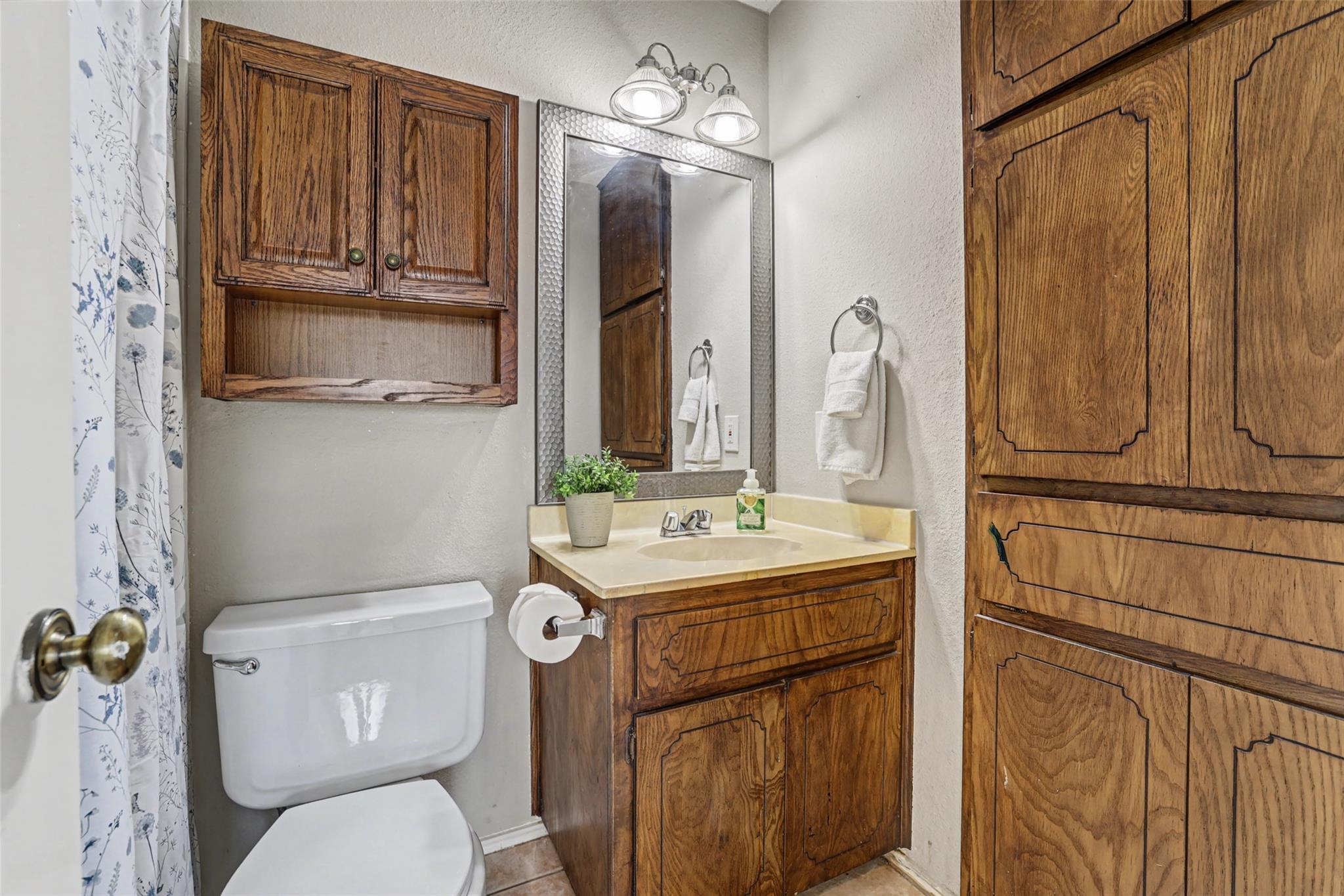 8806 Springmail Units A and B Cir, Austin, TX 78729