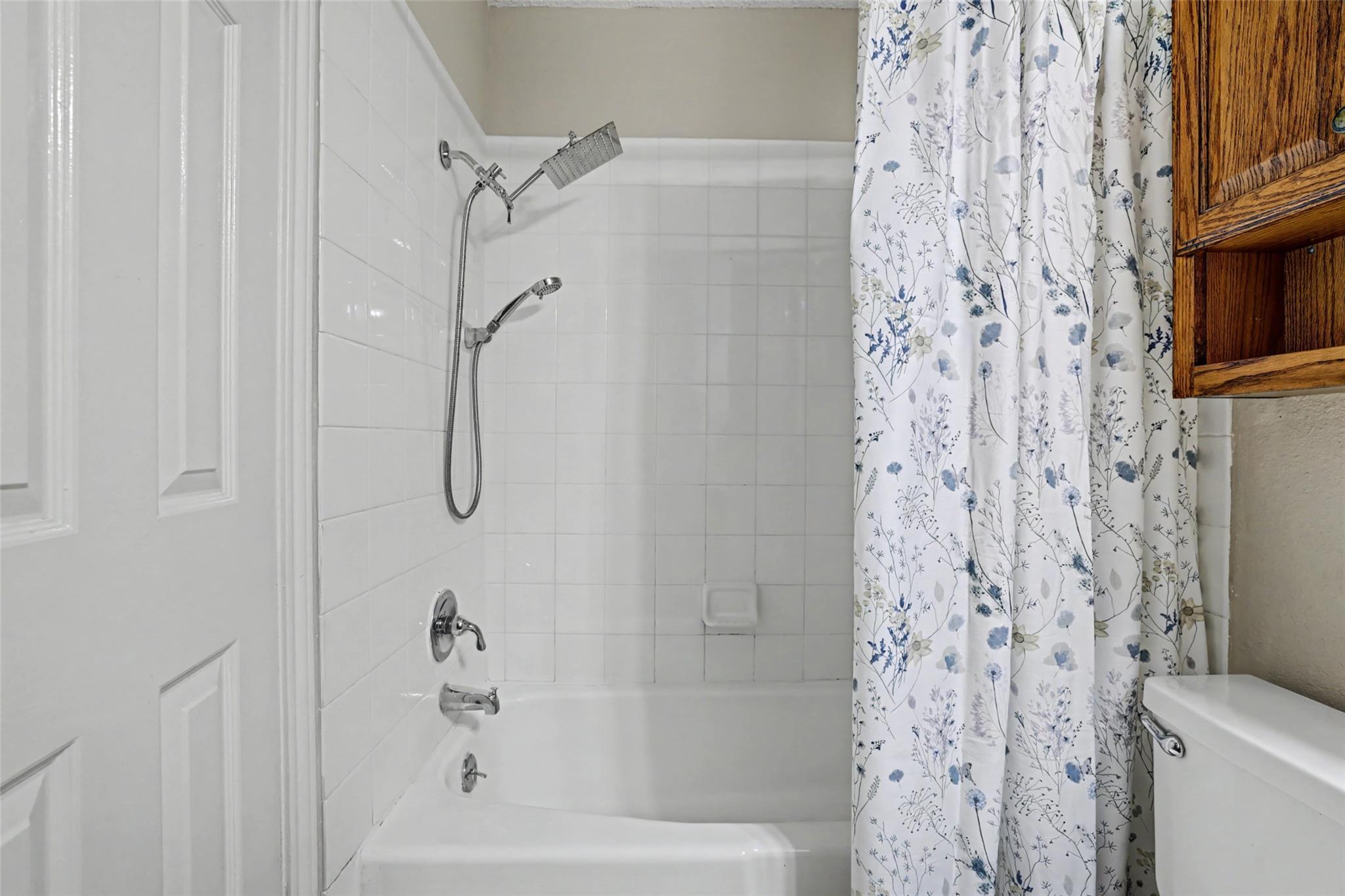 8806 Springmail Units A and B Cir, Austin, TX 78729