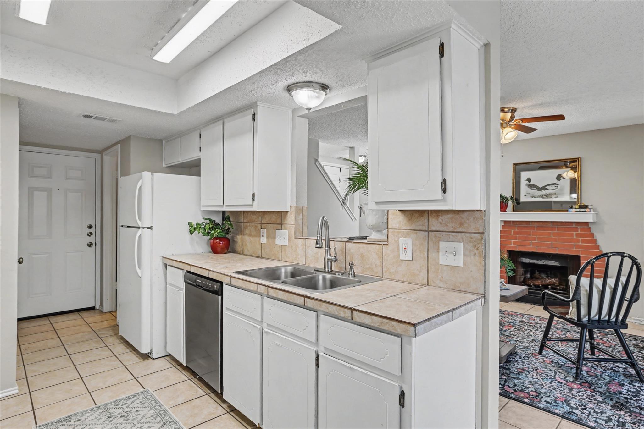 8806 Springmail Units A and B Cir, Austin, TX 78729