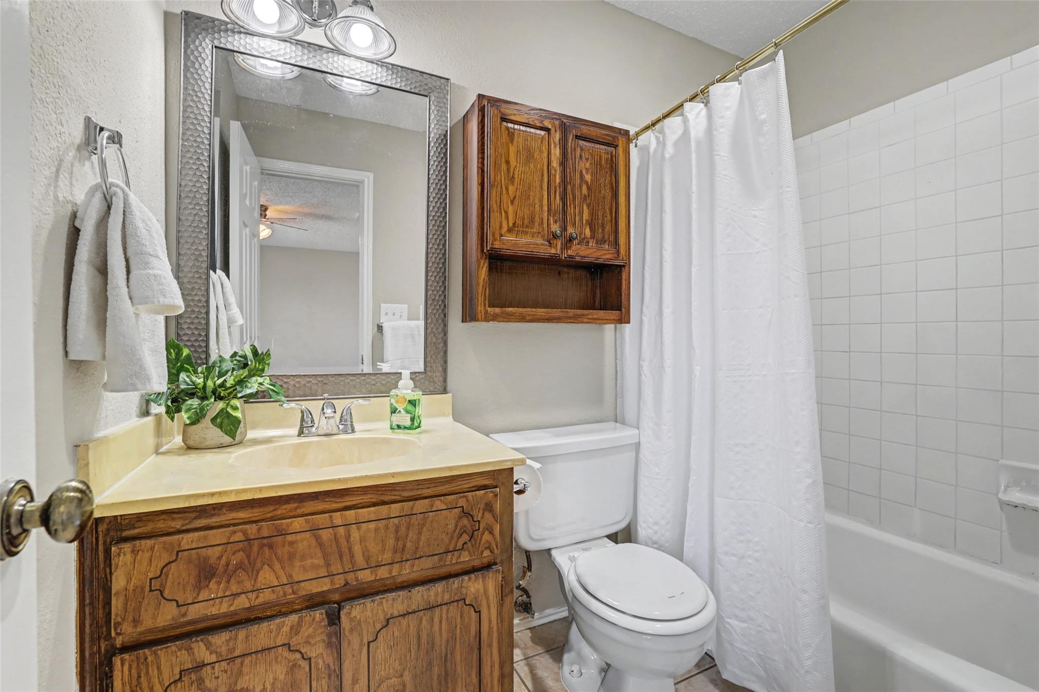 8806 Springmail Units A and B Cir, Austin, TX 78729