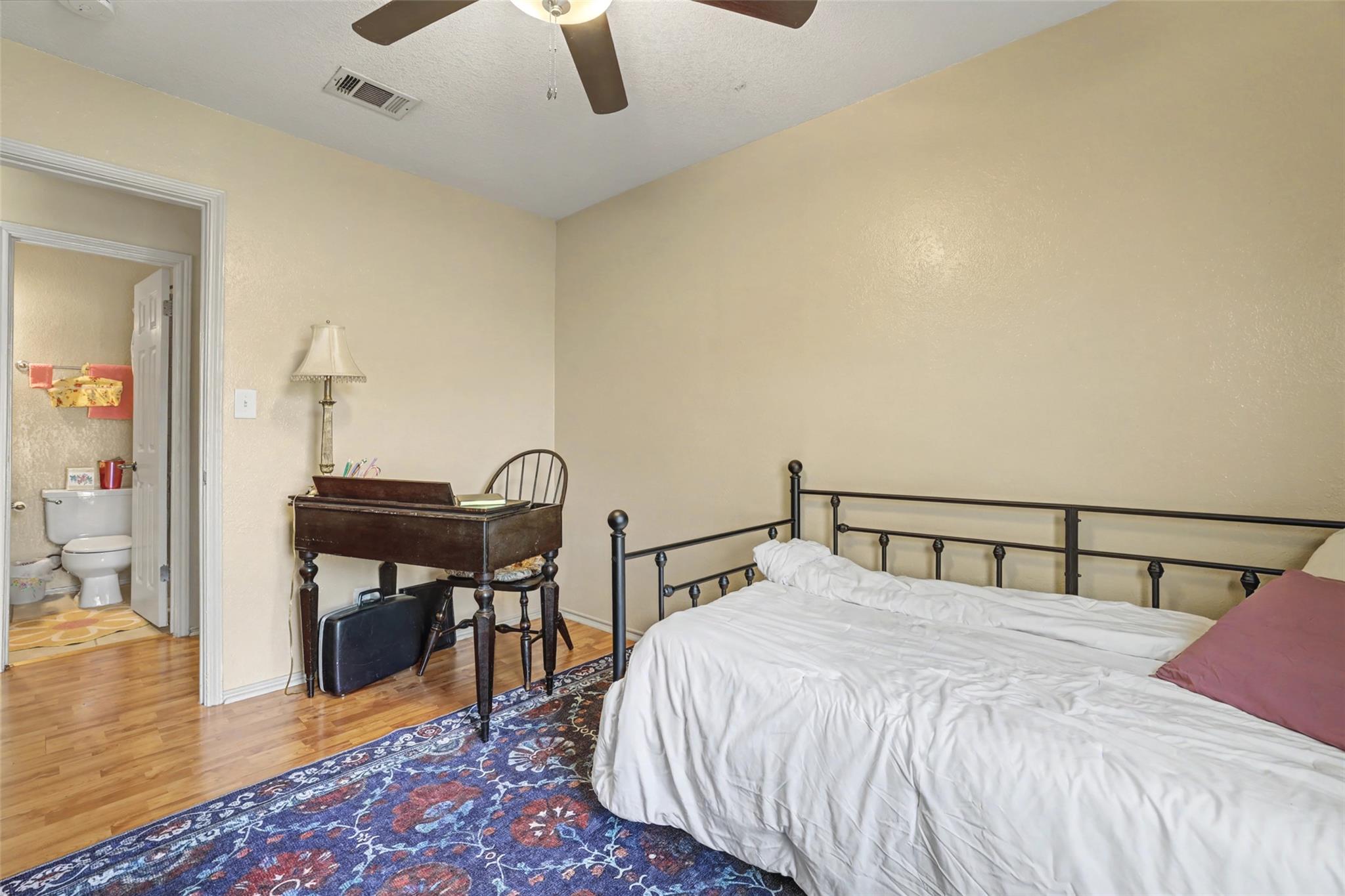 8806 Springmail Units A and B Cir, Austin, TX 78729