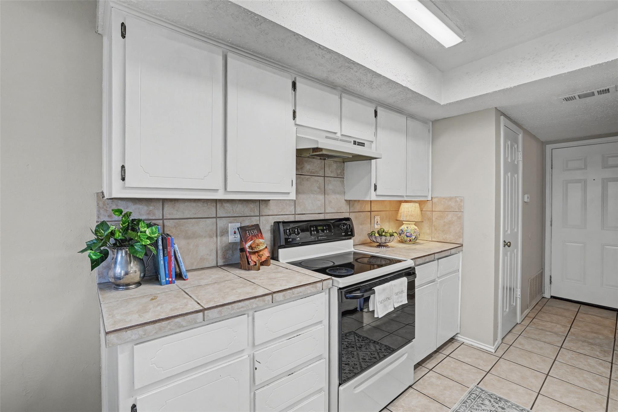 8806 Springmail Units A and B Cir, Austin, TX 78729