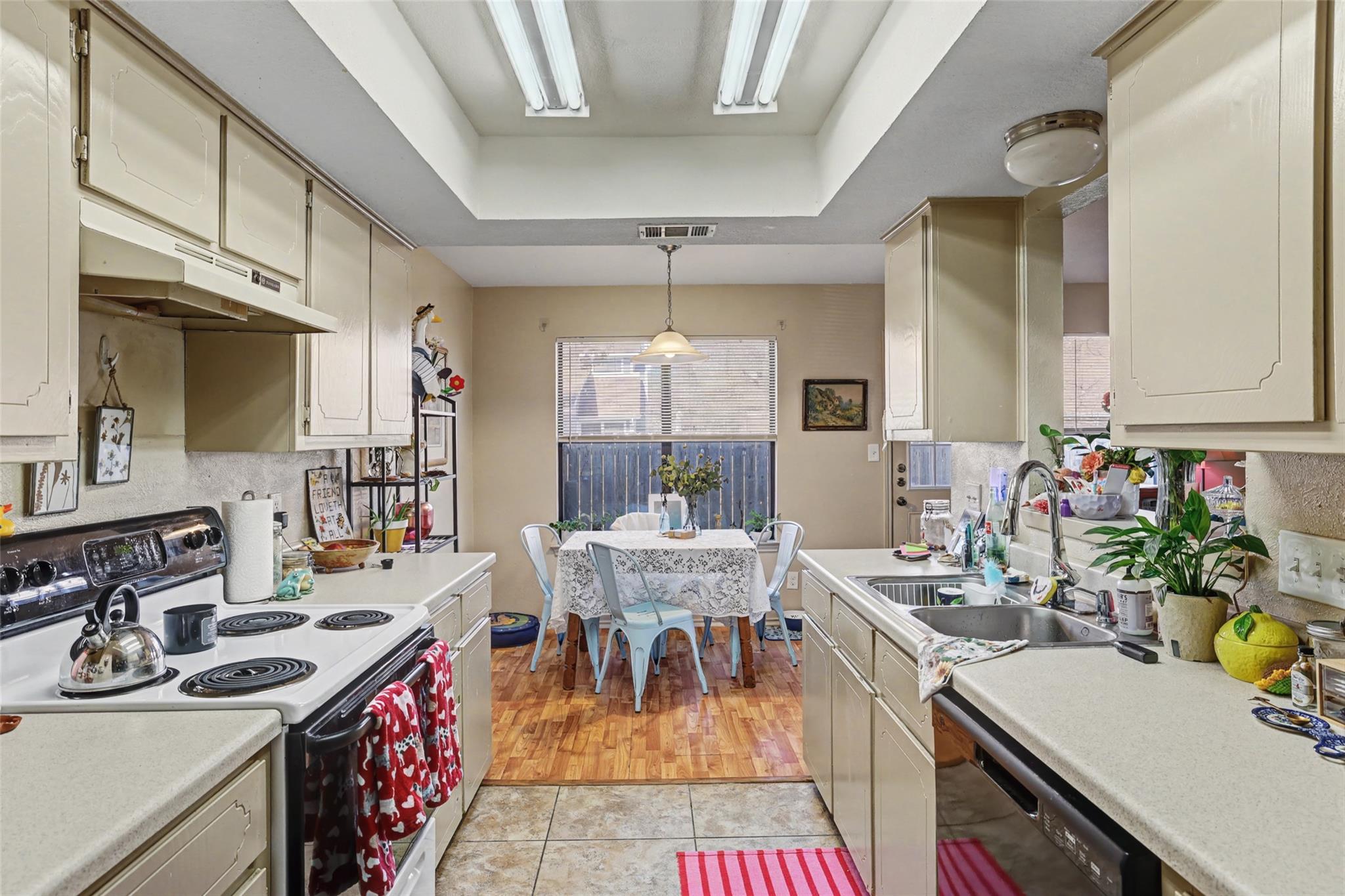 8806 Springmail Units A and B Cir, Austin, TX 78729