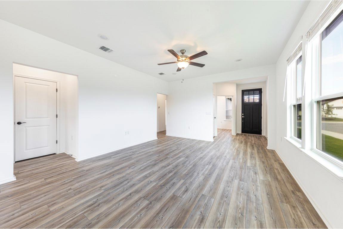 201 Coachsmith St, Georgetown, TX 78633