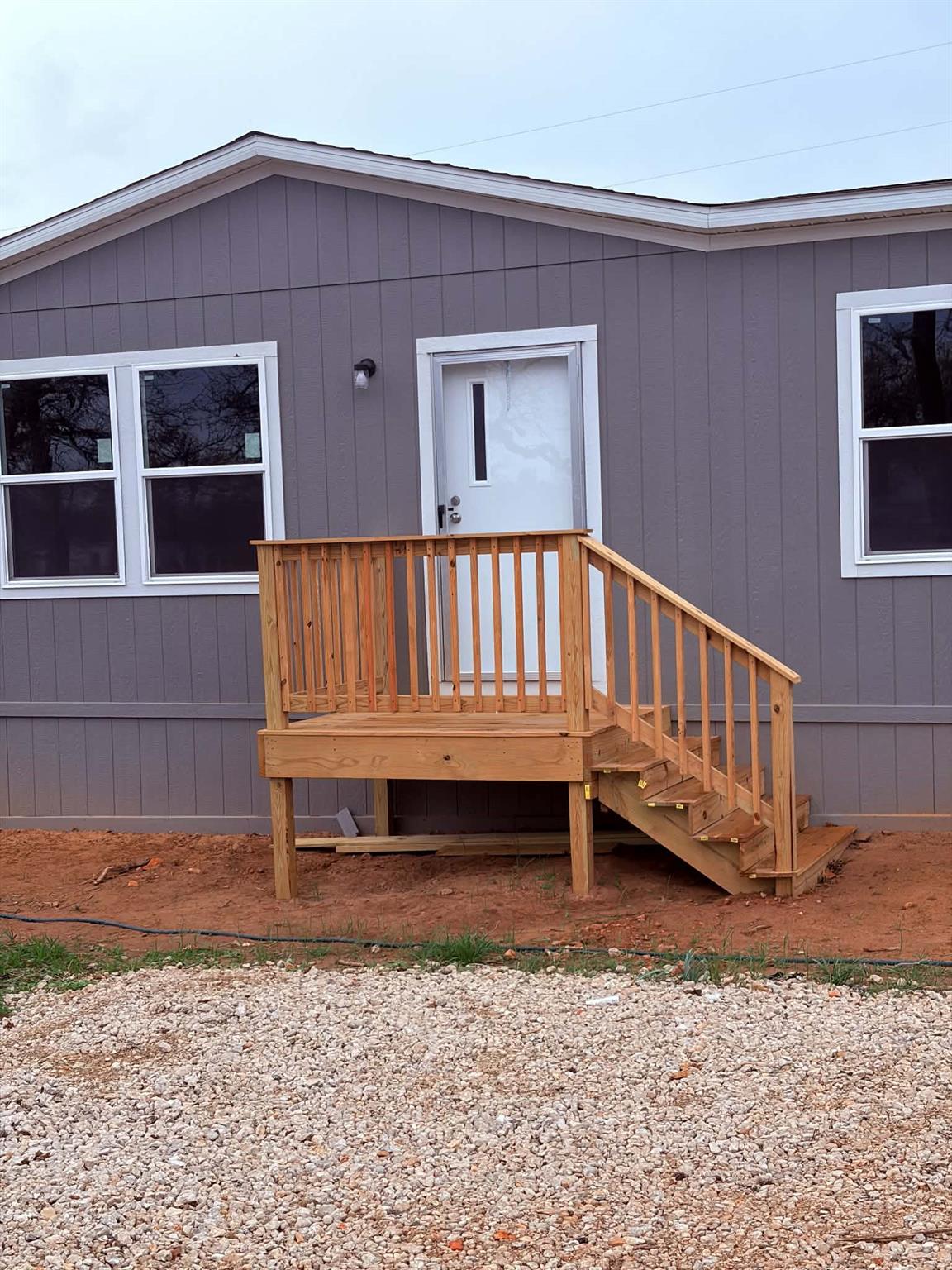 195 Tuck St # B, Cedar Creek, TX 78612