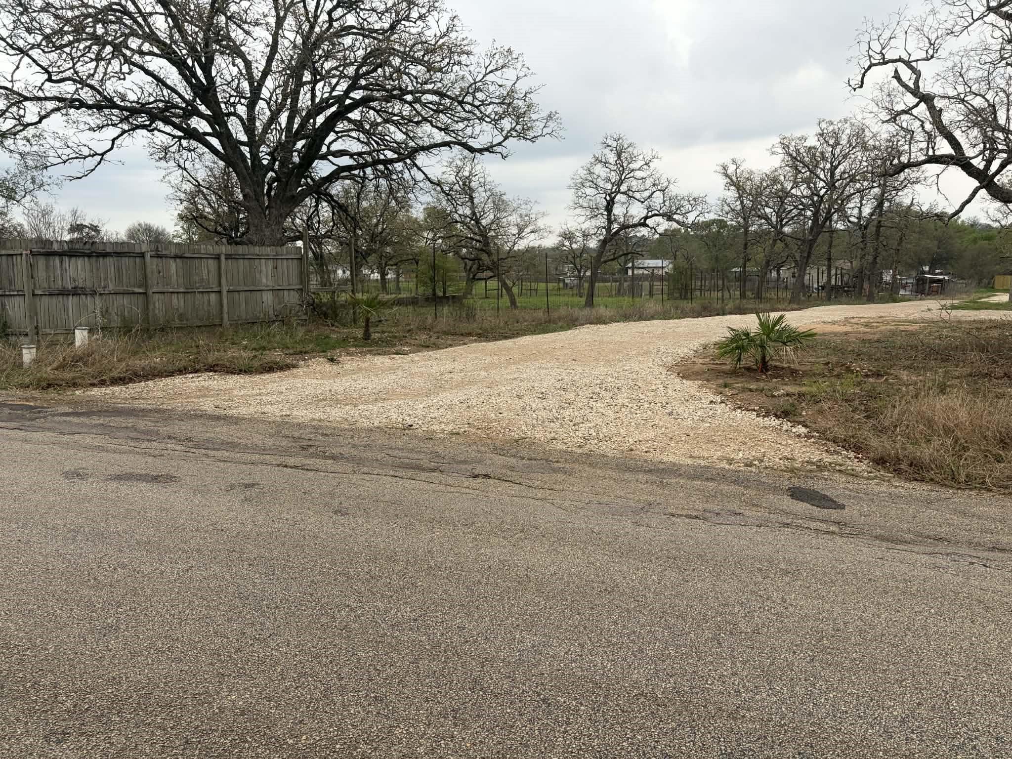 195 Tuck St # B, Cedar Creek, TX 78612