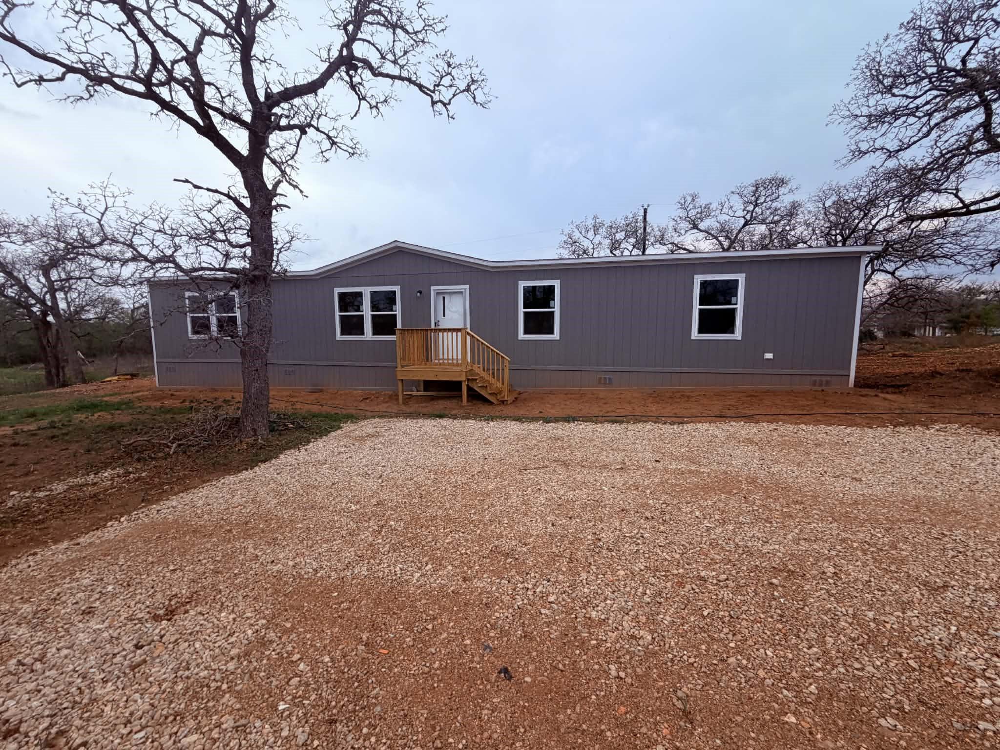 195 Tuck St # B, Cedar Creek, TX 78612