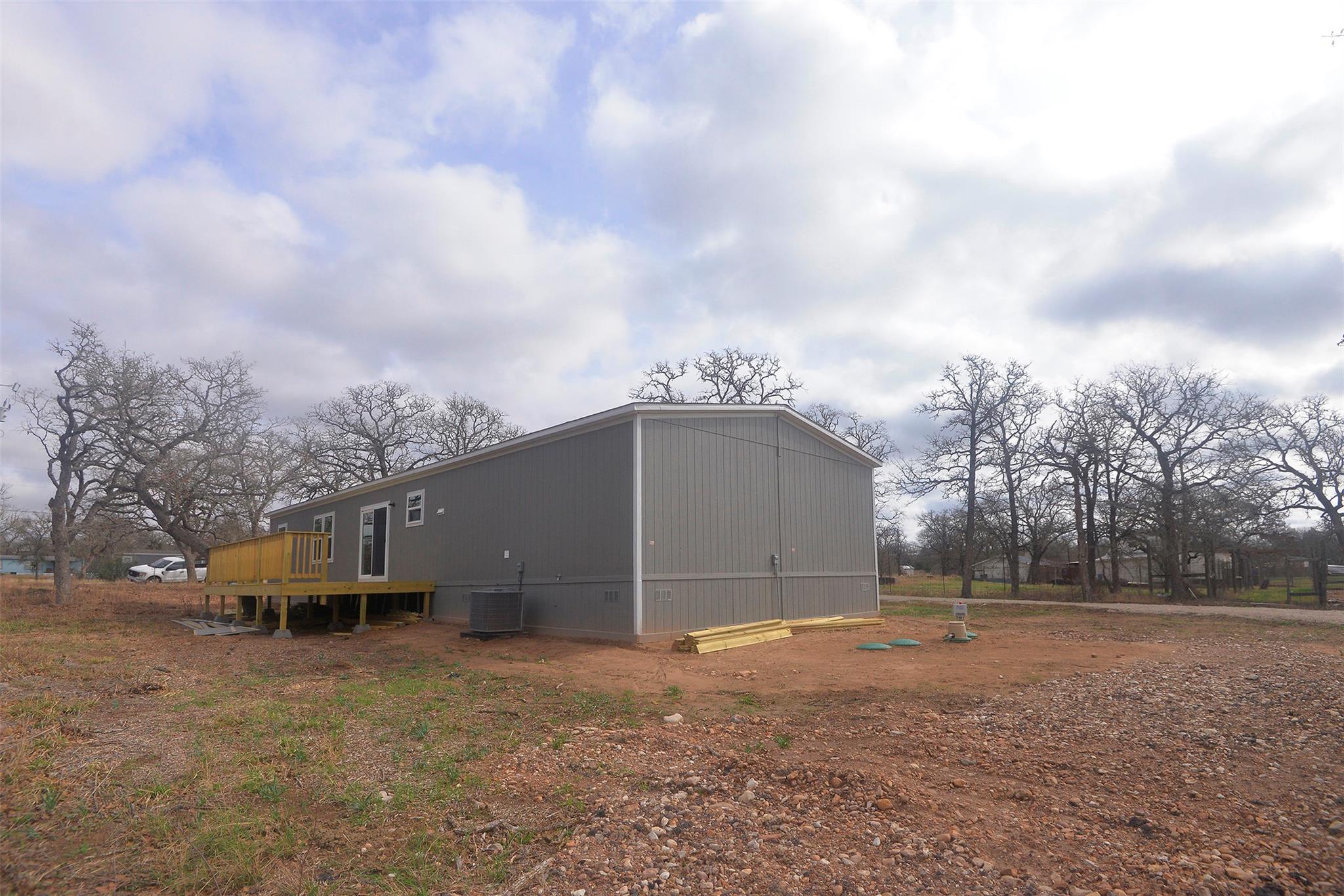 195 Tuck St # B, Cedar Creek, TX 78612