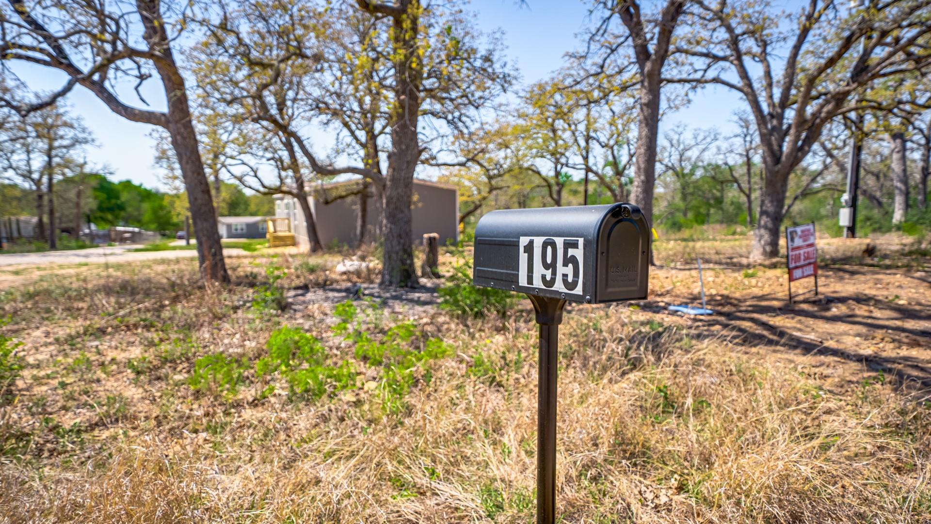 195 Tuck St # B, Cedar Creek, TX 78612