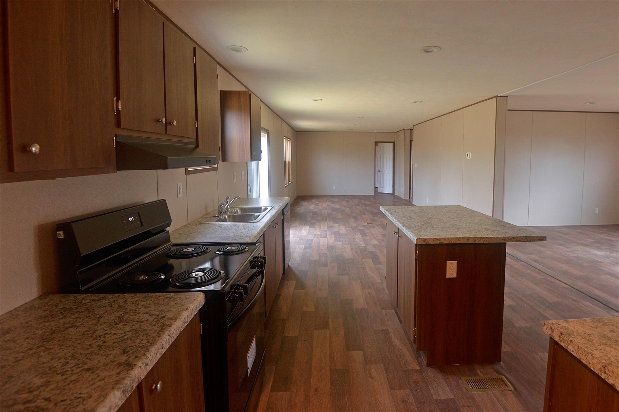 195 Tuck St # B, Cedar Creek, TX 78612