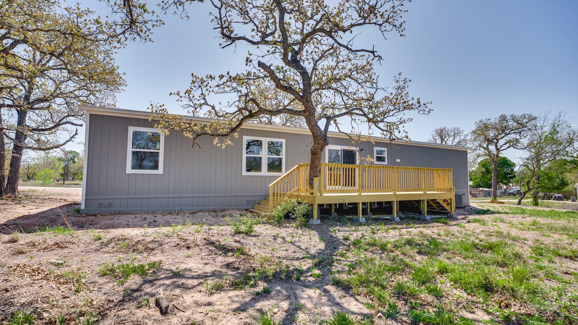 195 Tuck St # B, Cedar Creek, TX 78612