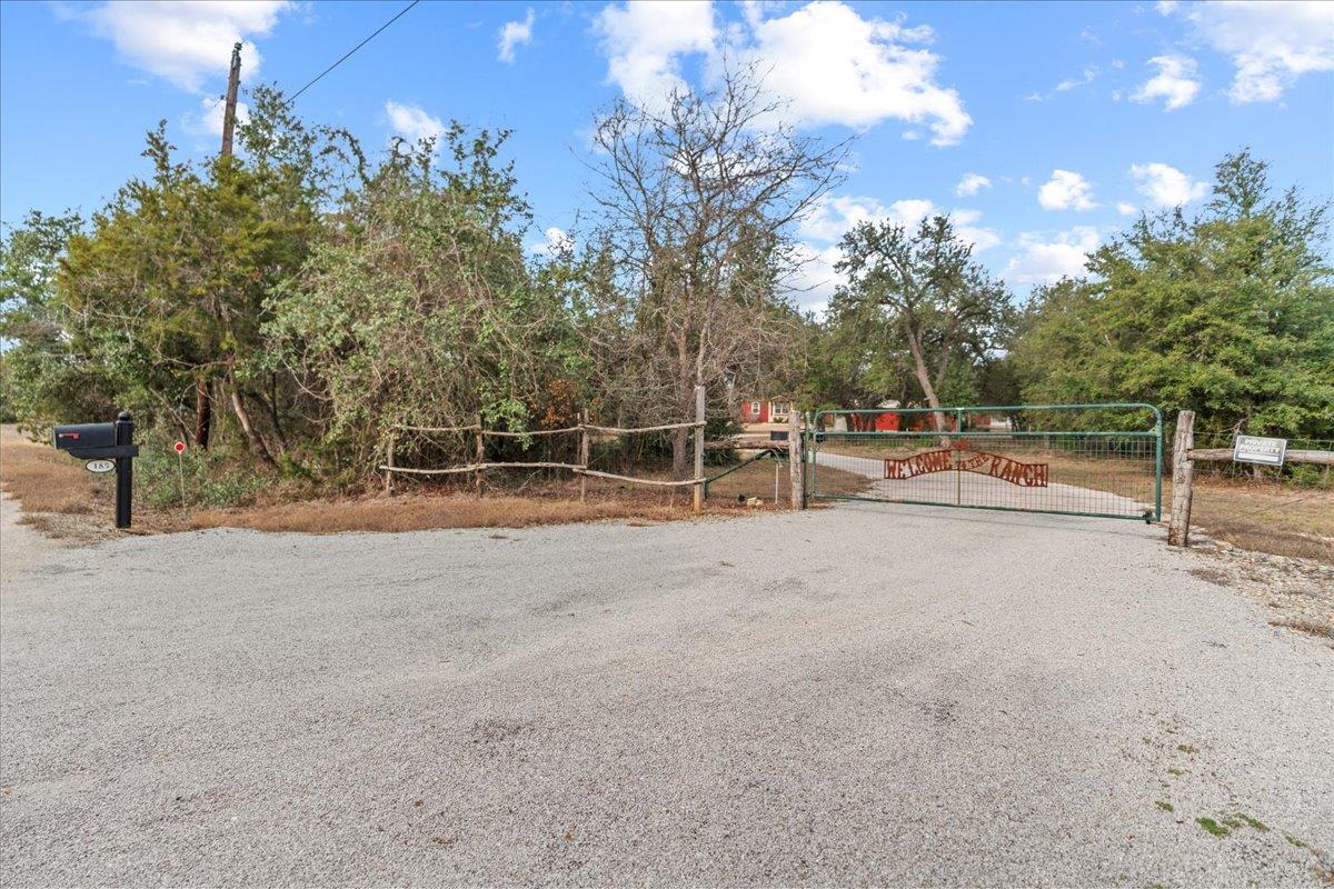 185 Trails End Rd, Driftwood, TX 78620