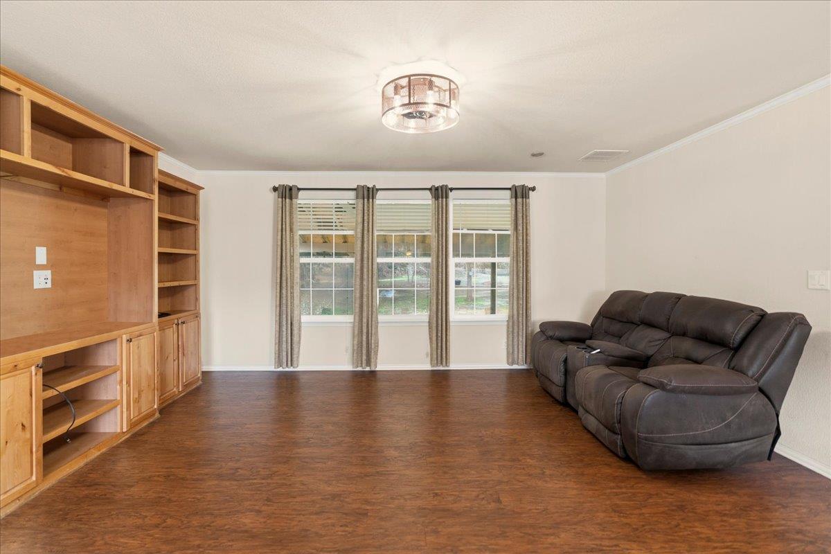 185 Trails End Rd, Driftwood, TX 78620