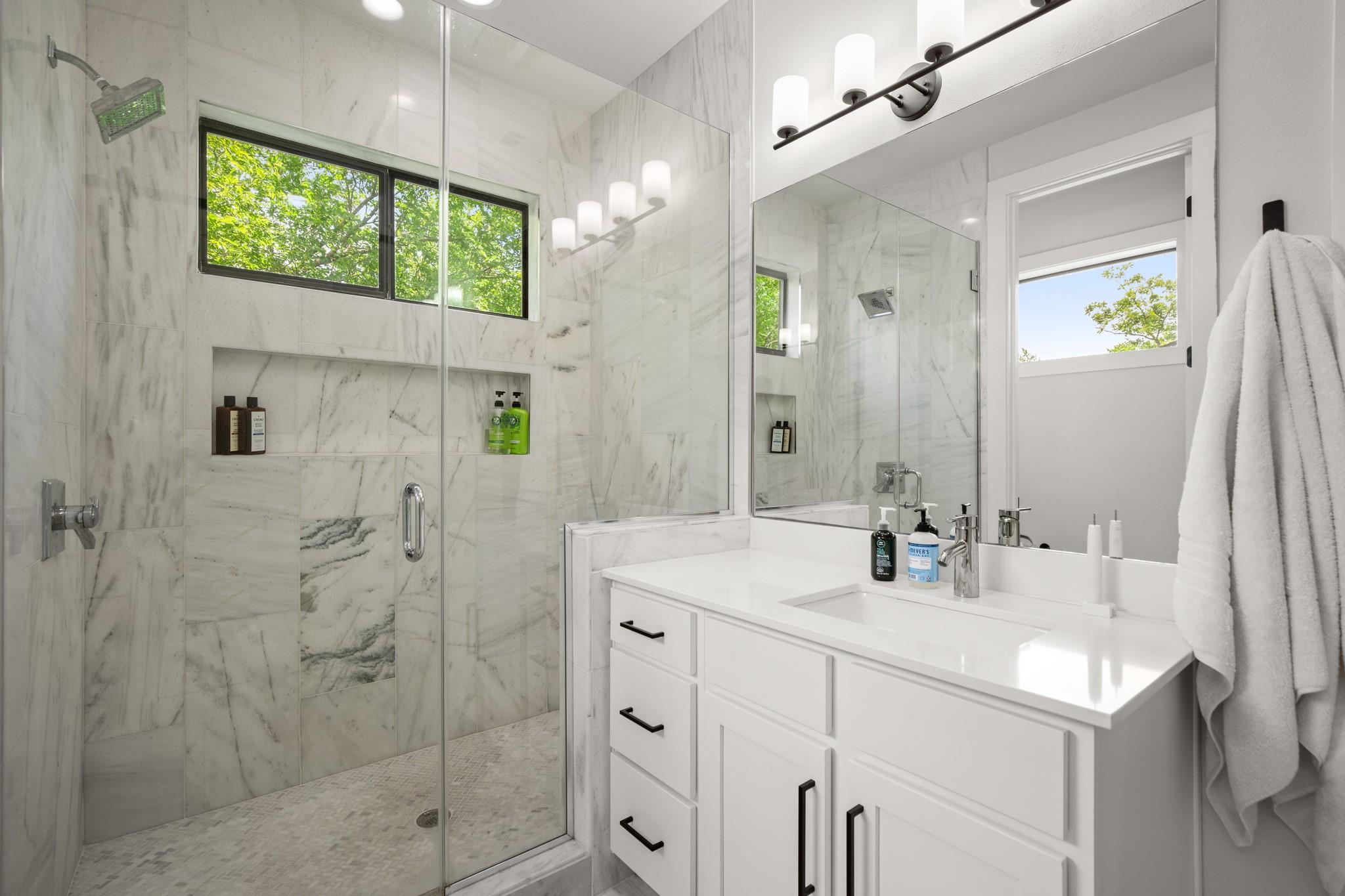 611 Gaylor St # 2, Austin, TX 78752