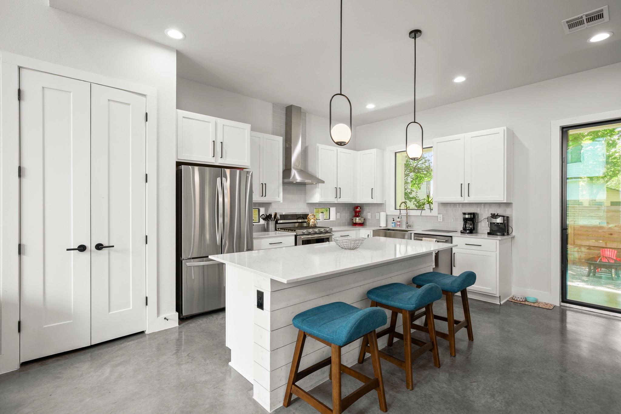 611 Gaylor St # 2, Austin, TX 78752