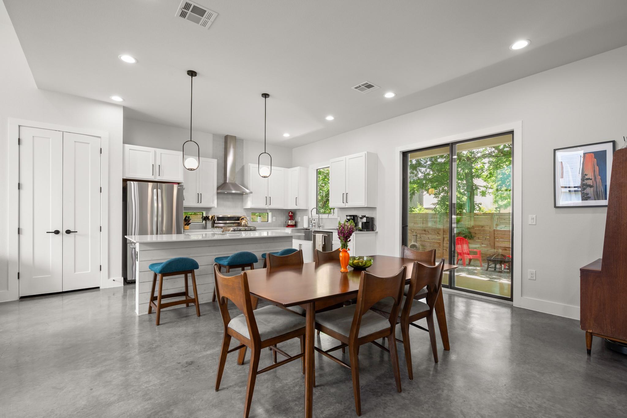 611 Gaylor St # 2, Austin, TX 78752