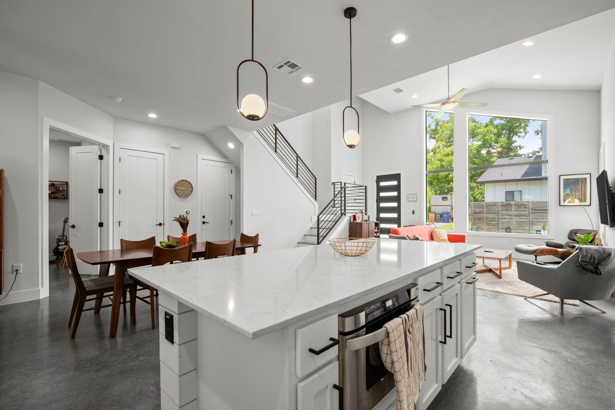 611 Gaylor St # 2, Austin, TX 78752