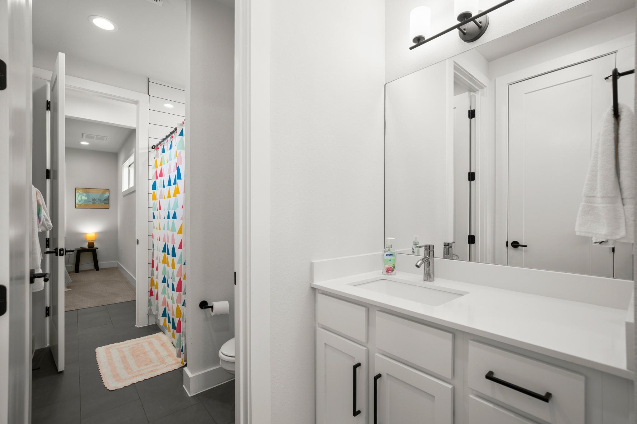 611 Gaylor St # 2, Austin, TX 78752