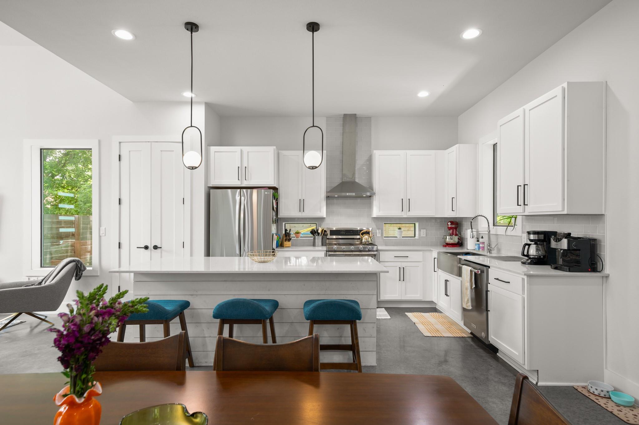 611 Gaylor St # 2, Austin, TX 78752