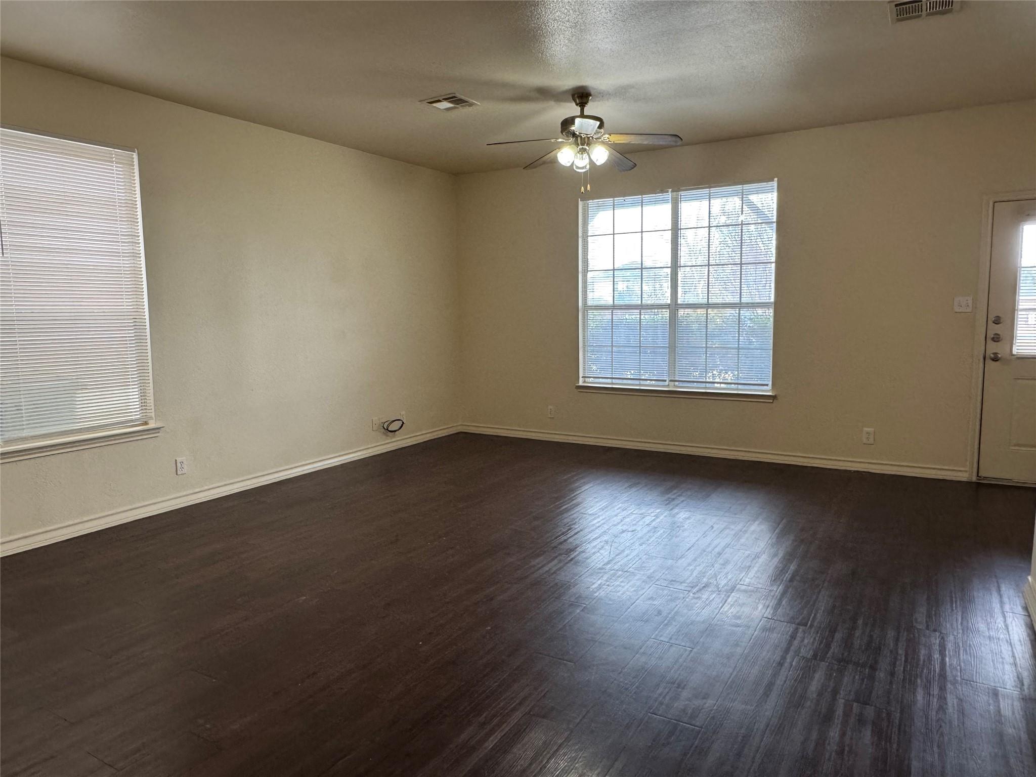 220 SANDSTONE Dr # A, Jarrell, TX 76537