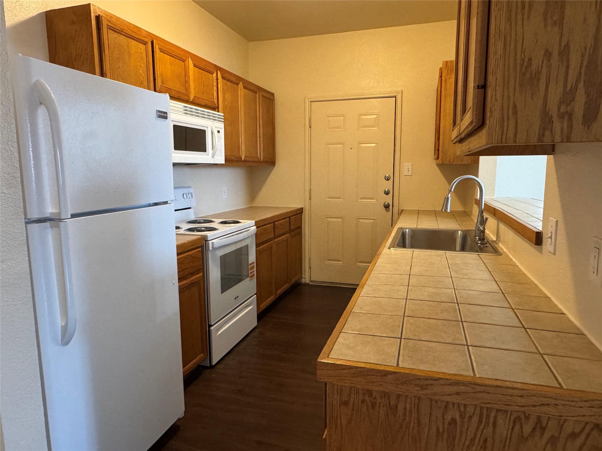 220 SANDSTONE Dr # A, Jarrell, TX 76537