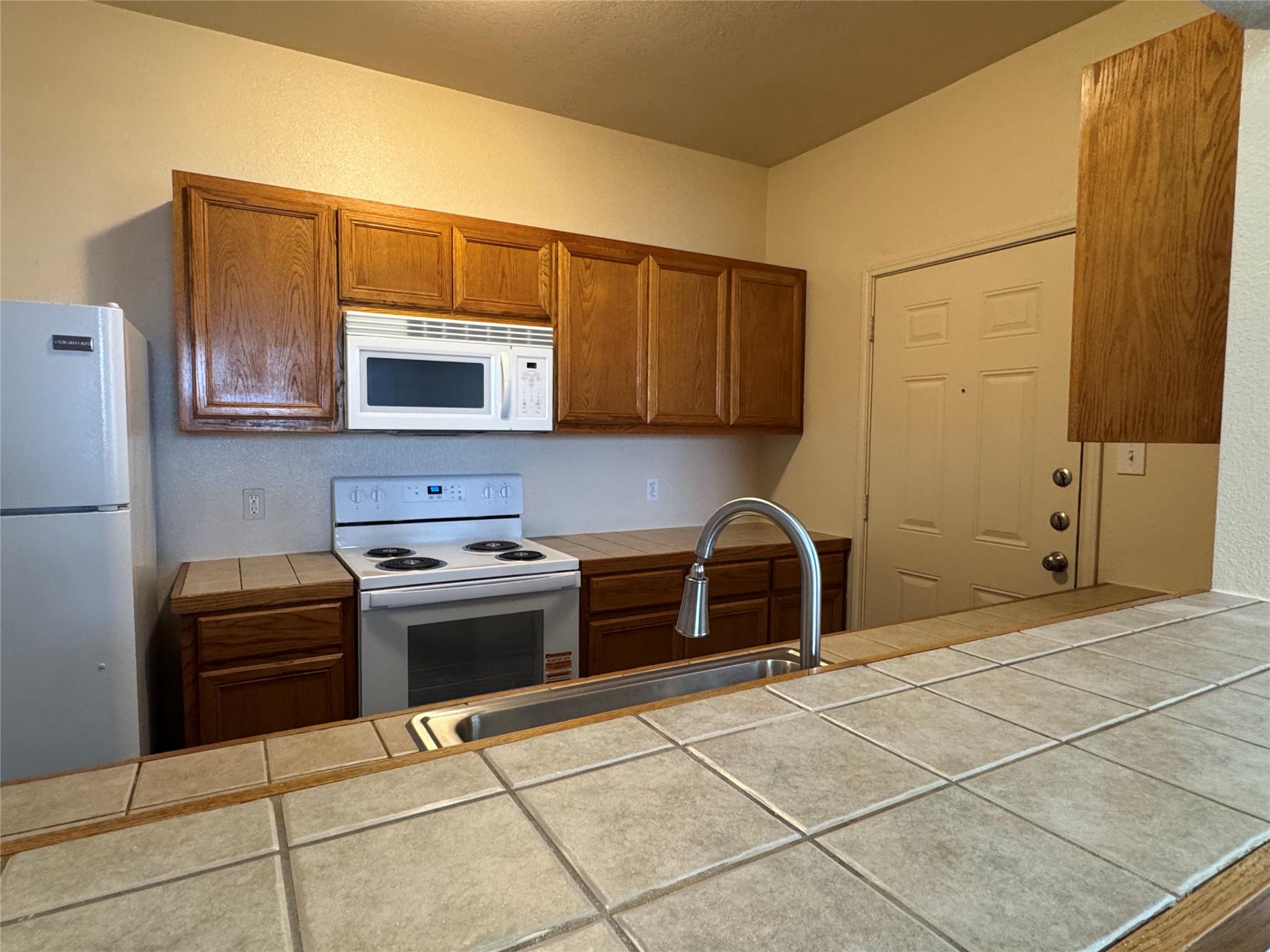 220 SANDSTONE Dr # A, Jarrell, TX 76537