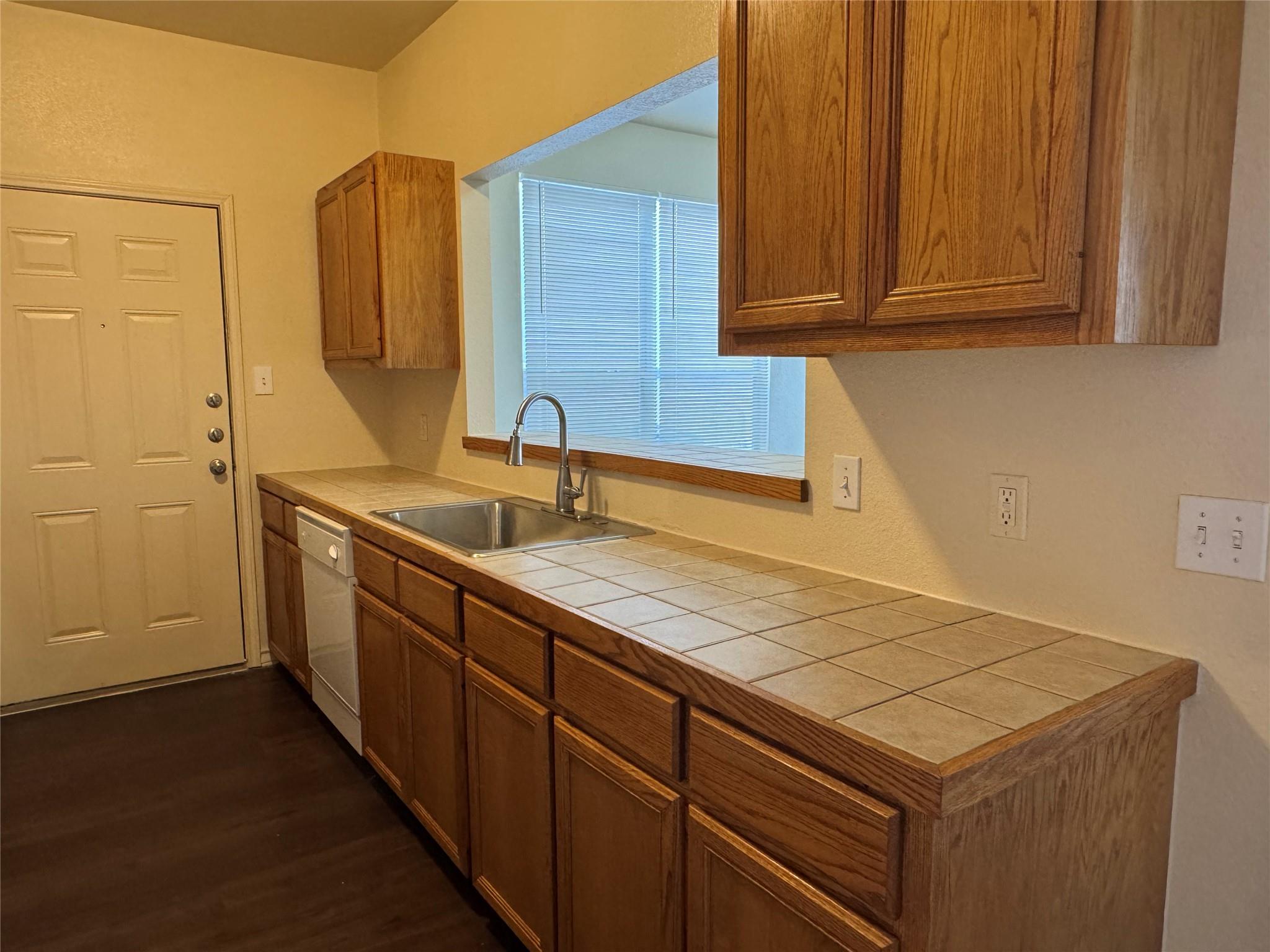 220 SANDSTONE Dr # A, Jarrell, TX 76537