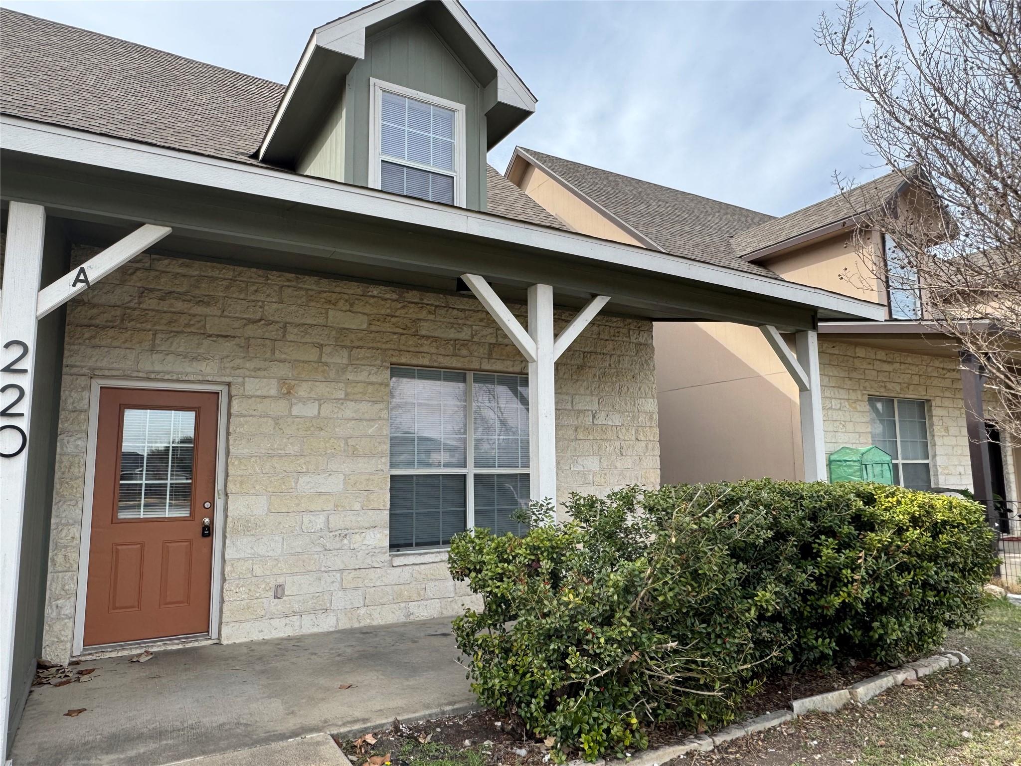 220 SANDSTONE Dr # A, Jarrell, TX 76537