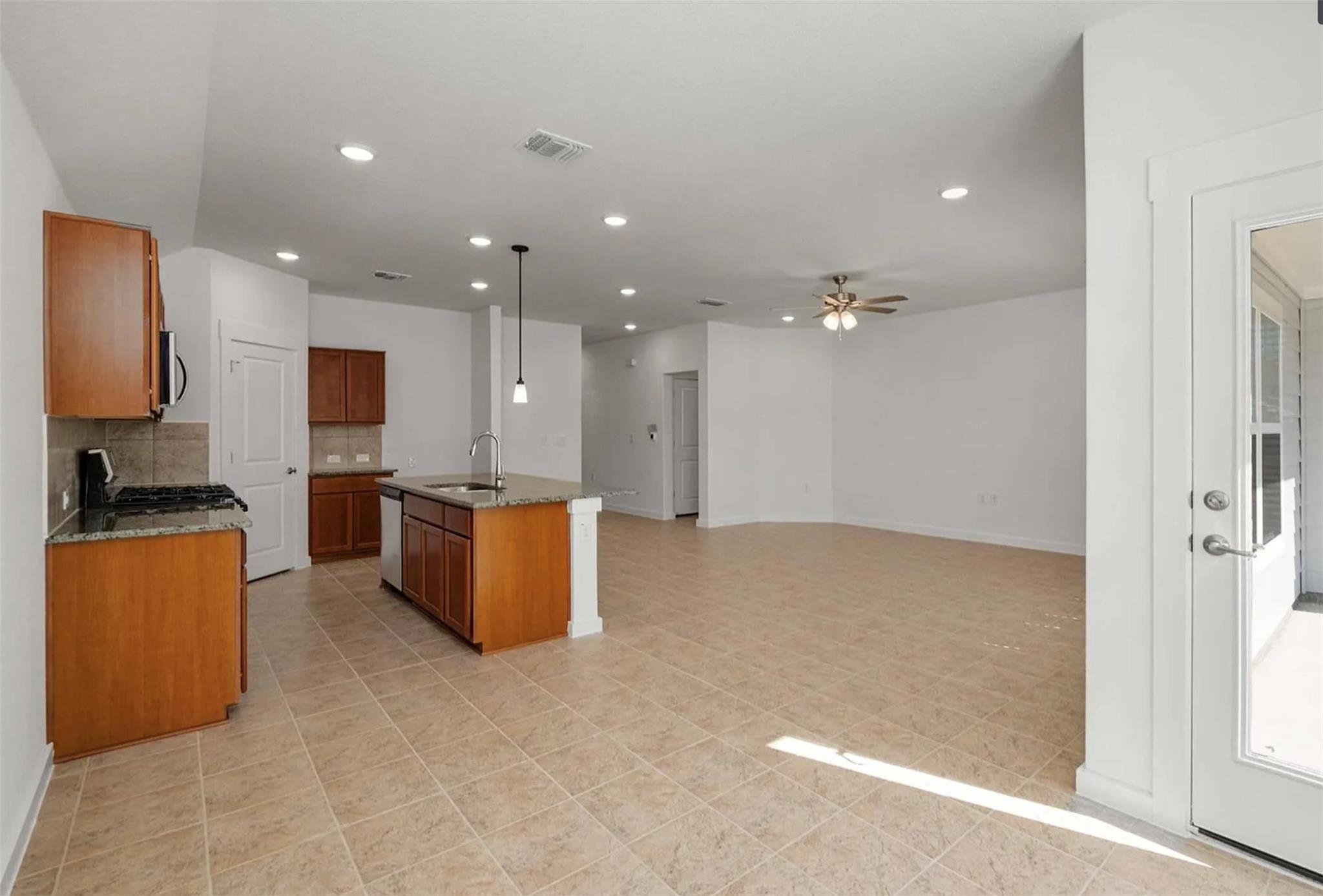 15503 Lustrous Amber Cv, Del Valle, TX 78617