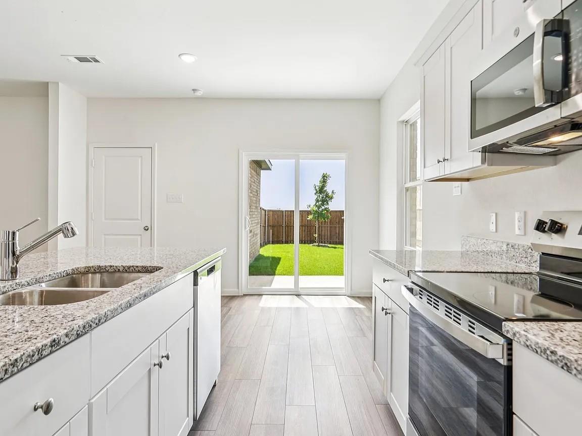 152 MULLEN Way, Taylor, TX 76574