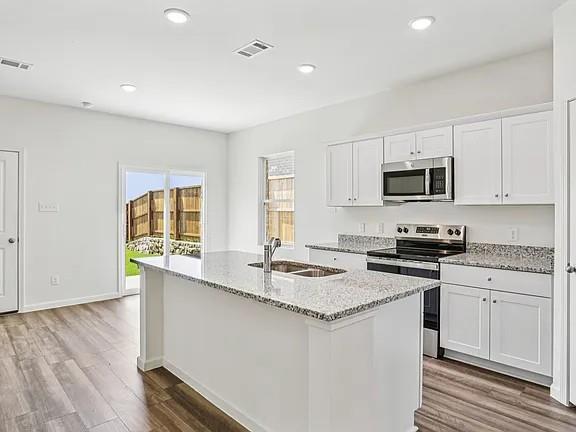 152 MULLEN Way, Taylor, TX 76574