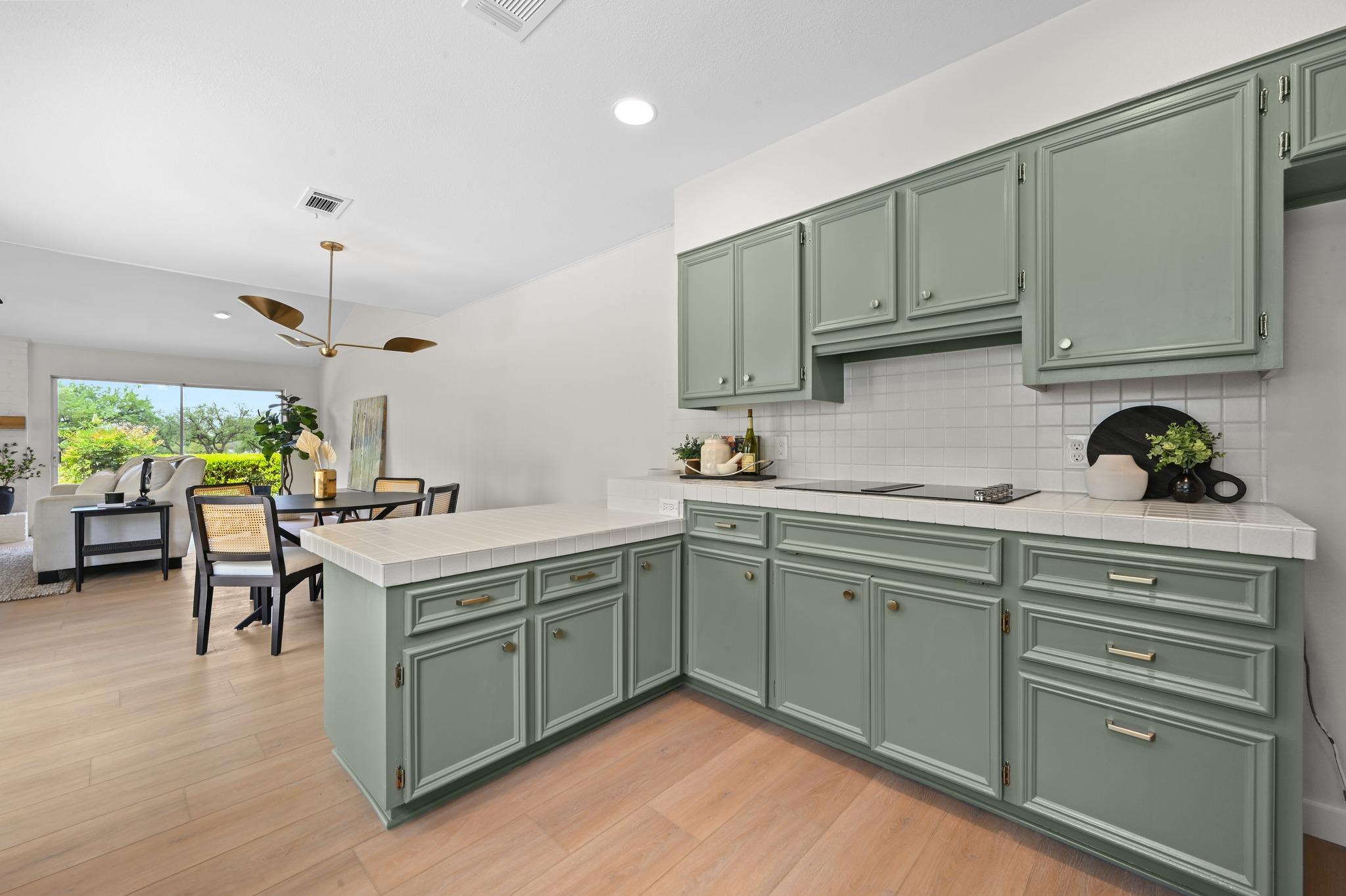 926 Lakeway Dr, Lakeway, TX 78734