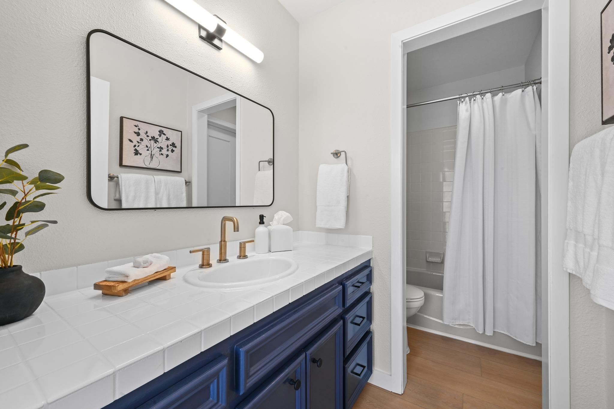 926 Lakeway Dr, Lakeway, TX 78734