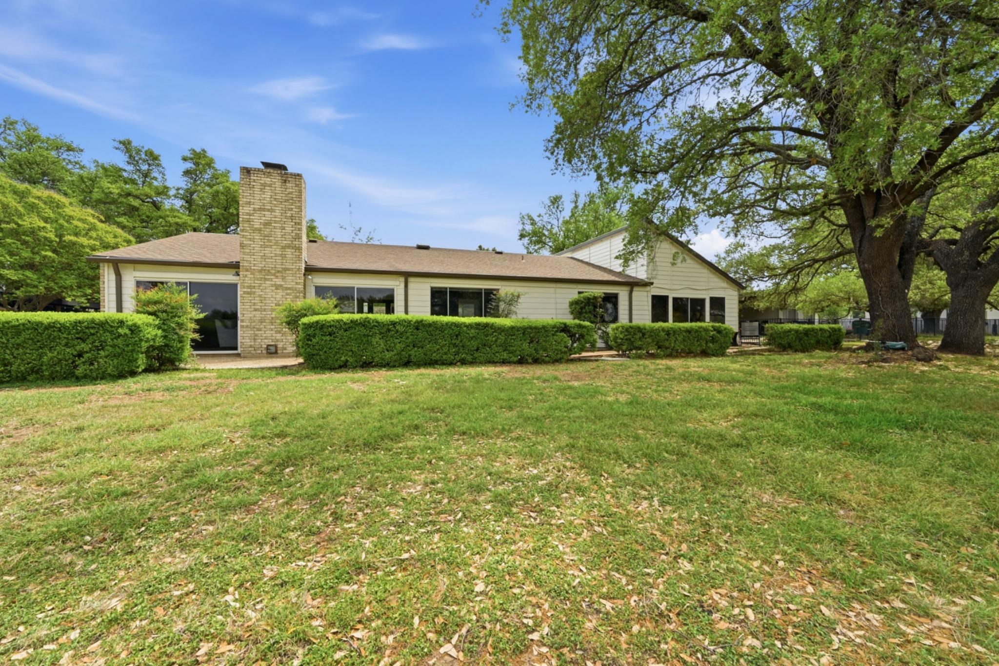 926 Lakeway Dr, Lakeway, TX 78734