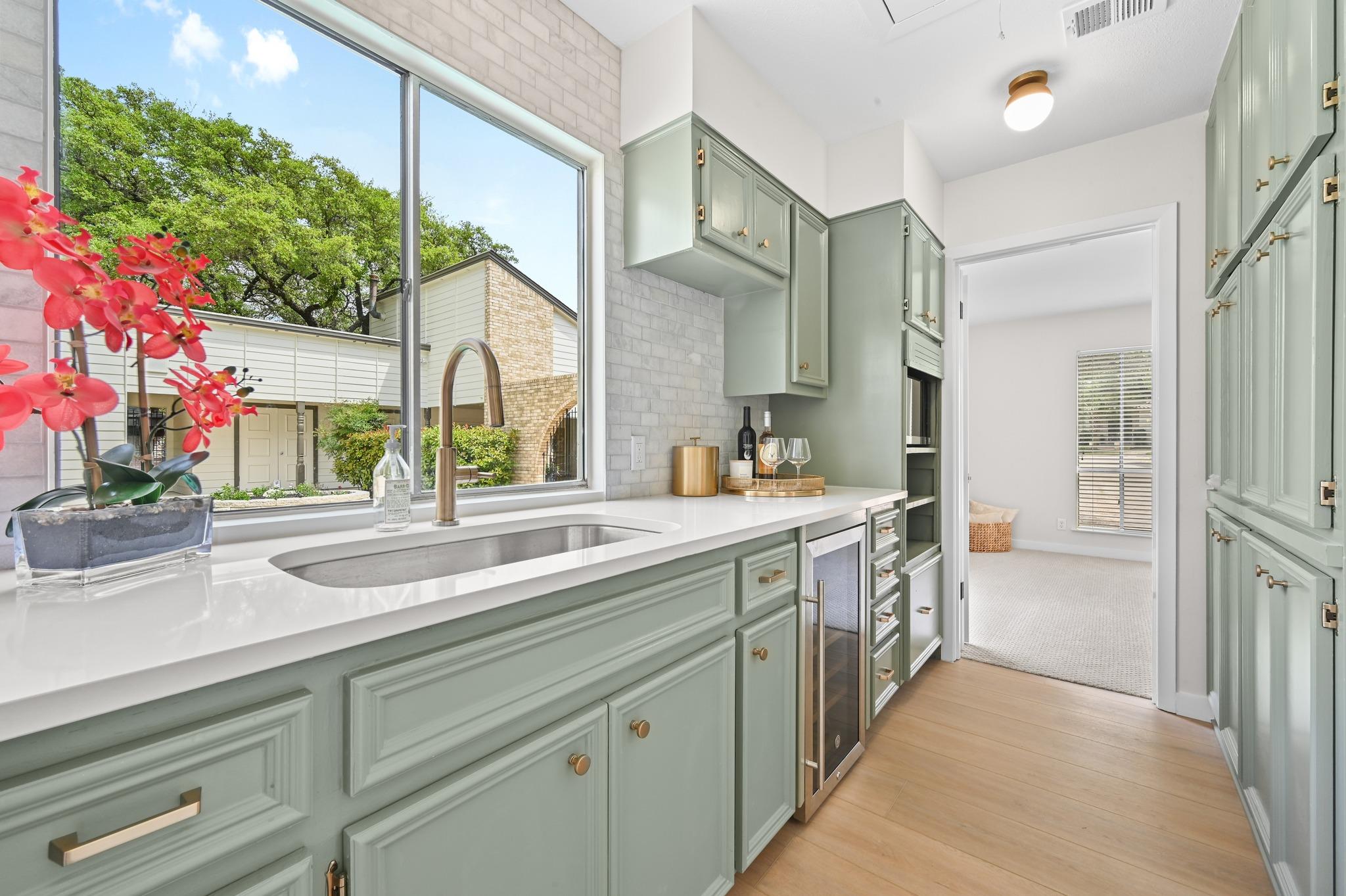 926 Lakeway Dr, Lakeway, TX 78734