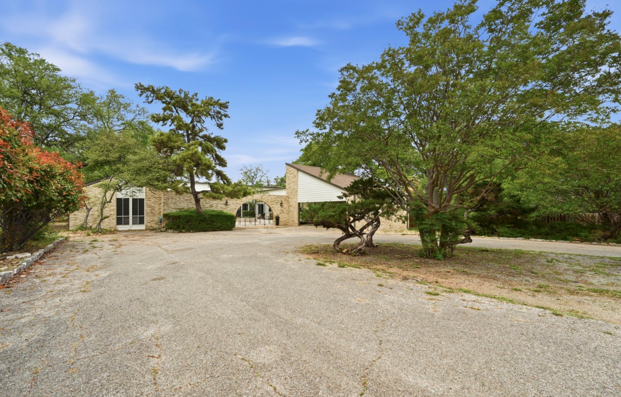 926 Lakeway Dr, Lakeway, TX 78734