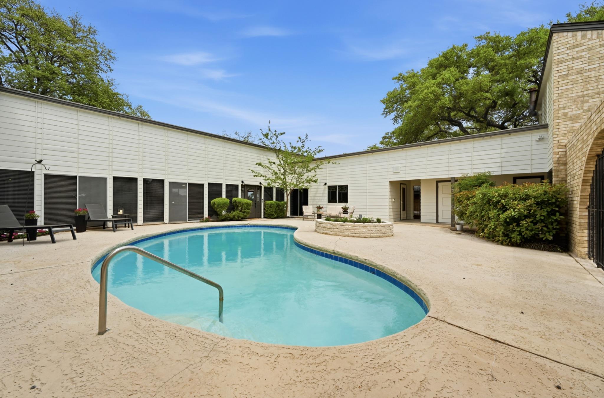 926 Lakeway Dr, Lakeway, TX 78734