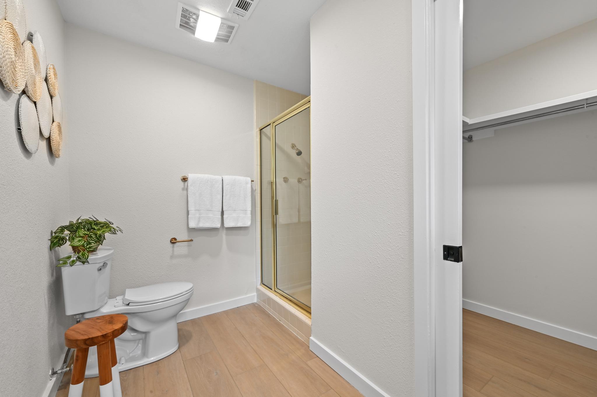 926 Lakeway Dr, Lakeway, TX 78734