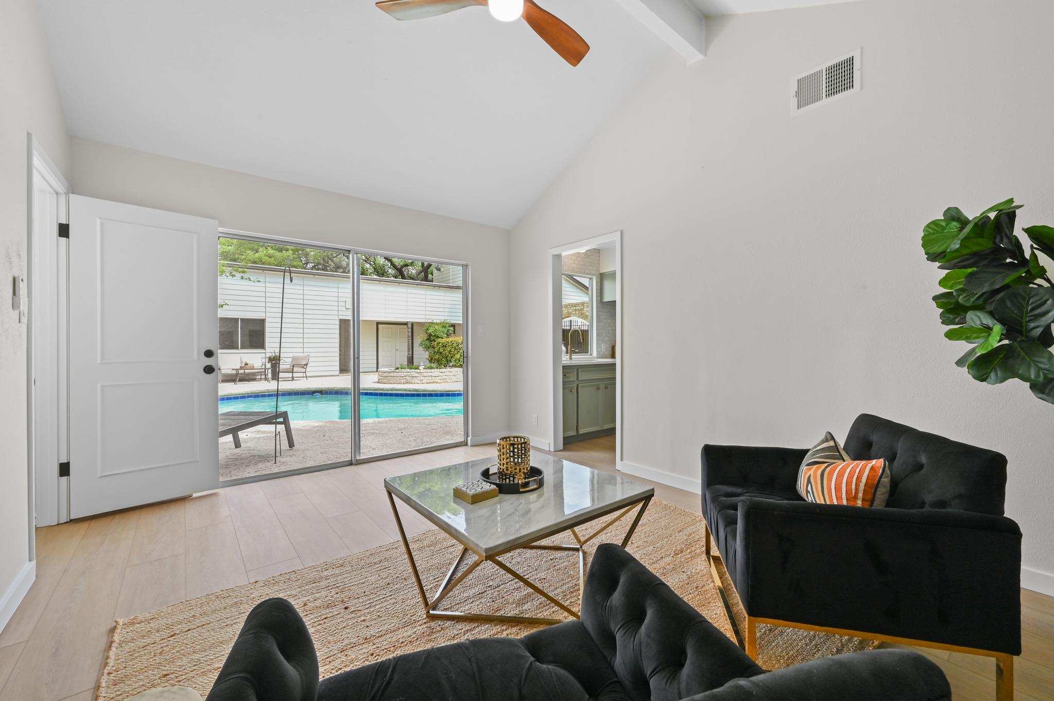 926 Lakeway Dr, Lakeway, TX 78734