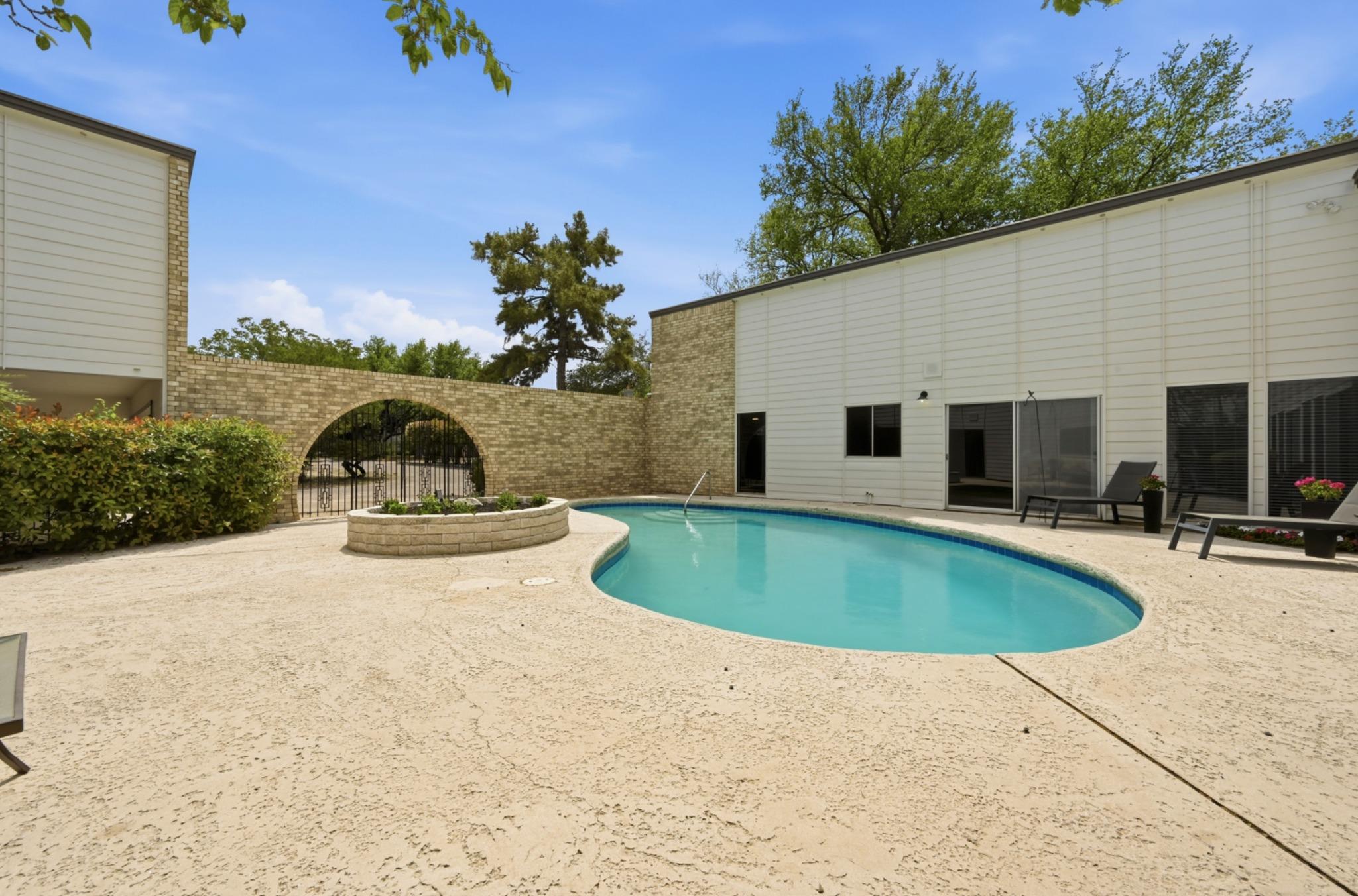 926 Lakeway Dr, Lakeway, TX 78734