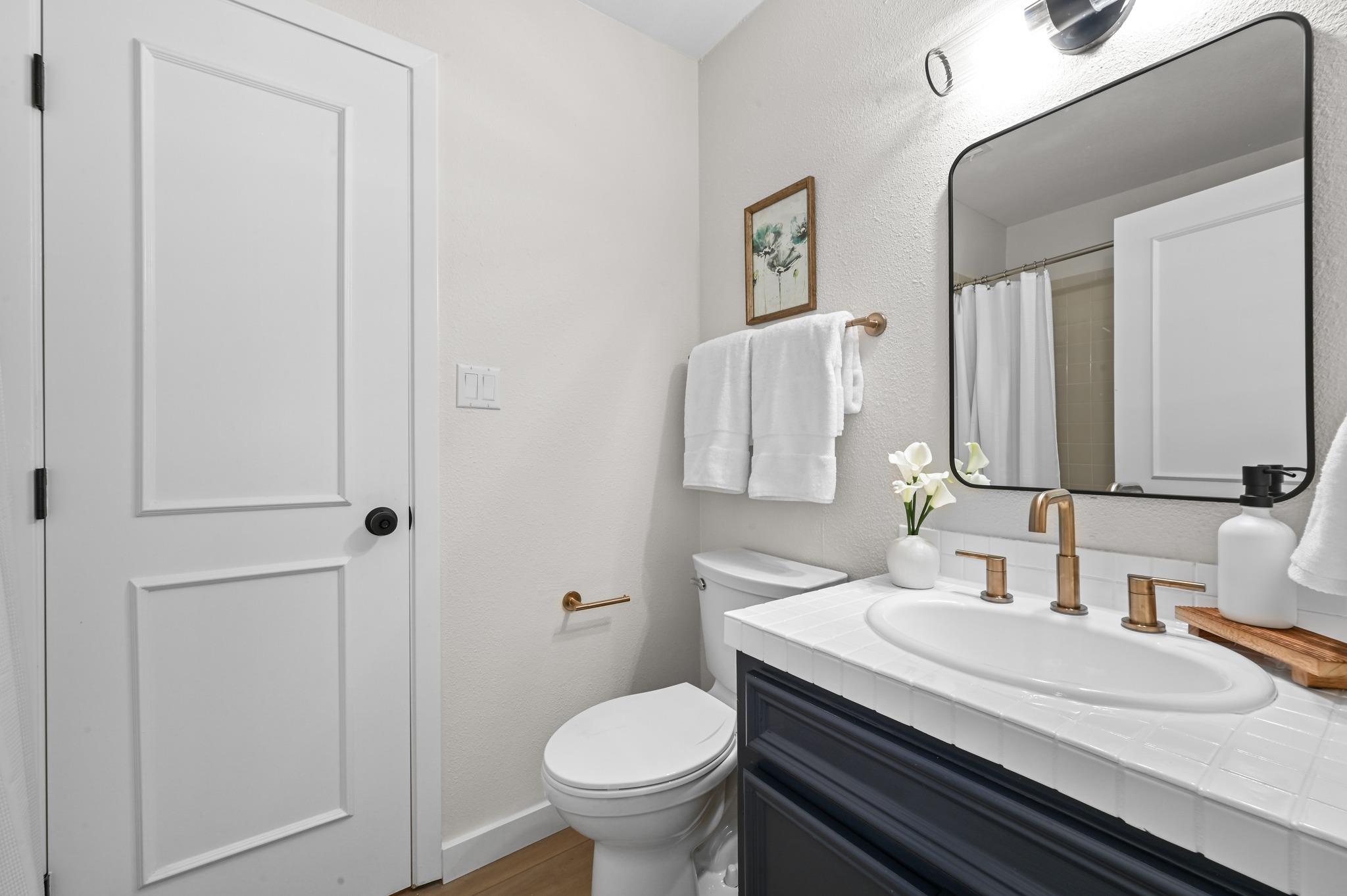 926 Lakeway Dr, Lakeway, TX 78734