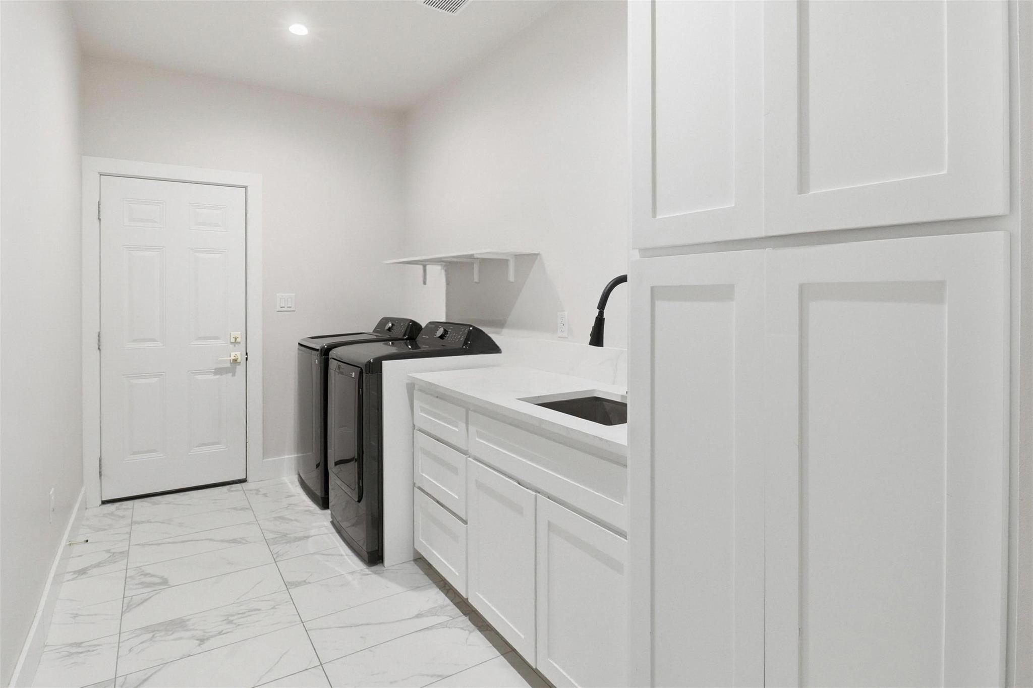 1515 Valley High Ln, Granite Shoals, TX 78654