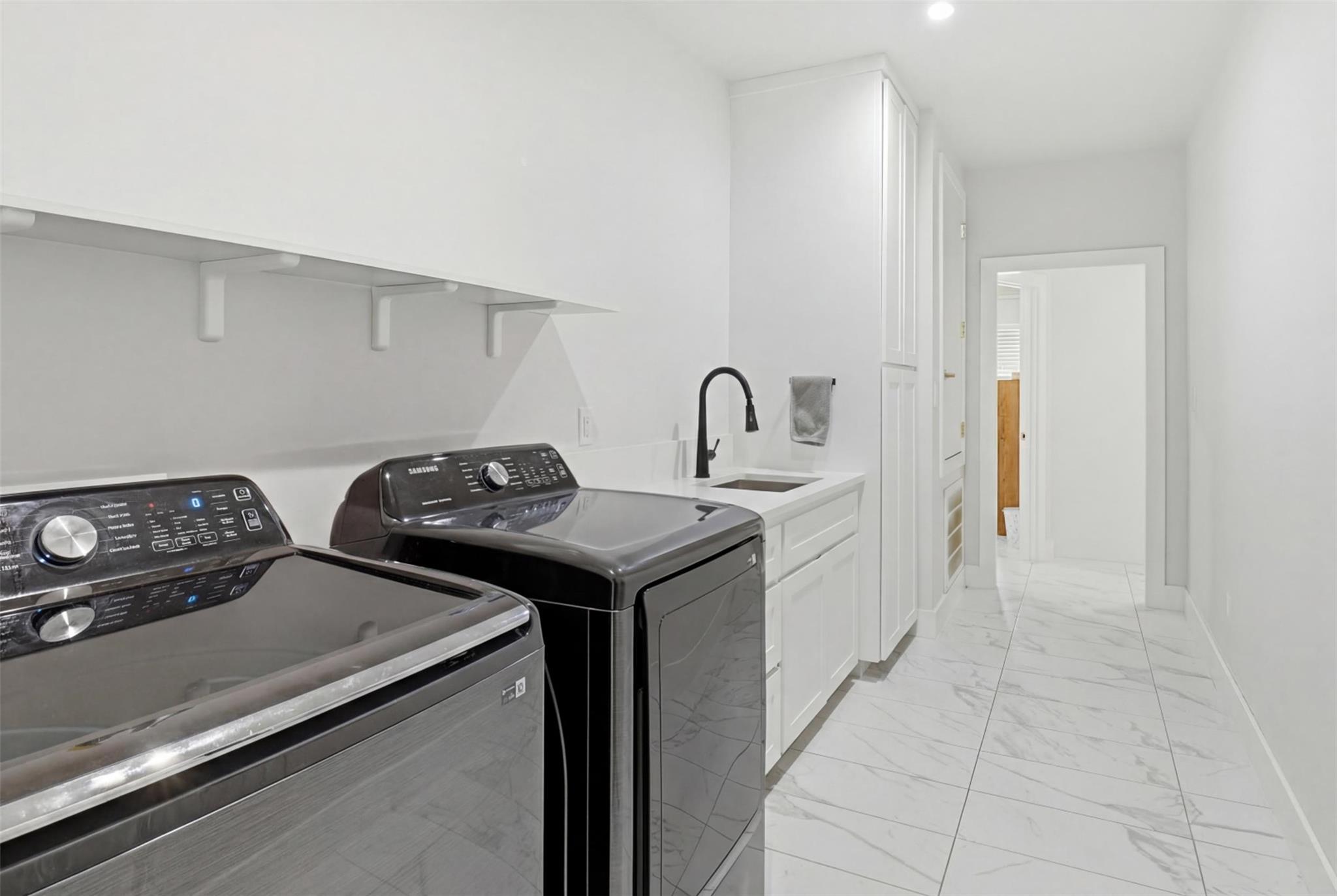 1515 Valley High Ln, Granite Shoals, TX 78654