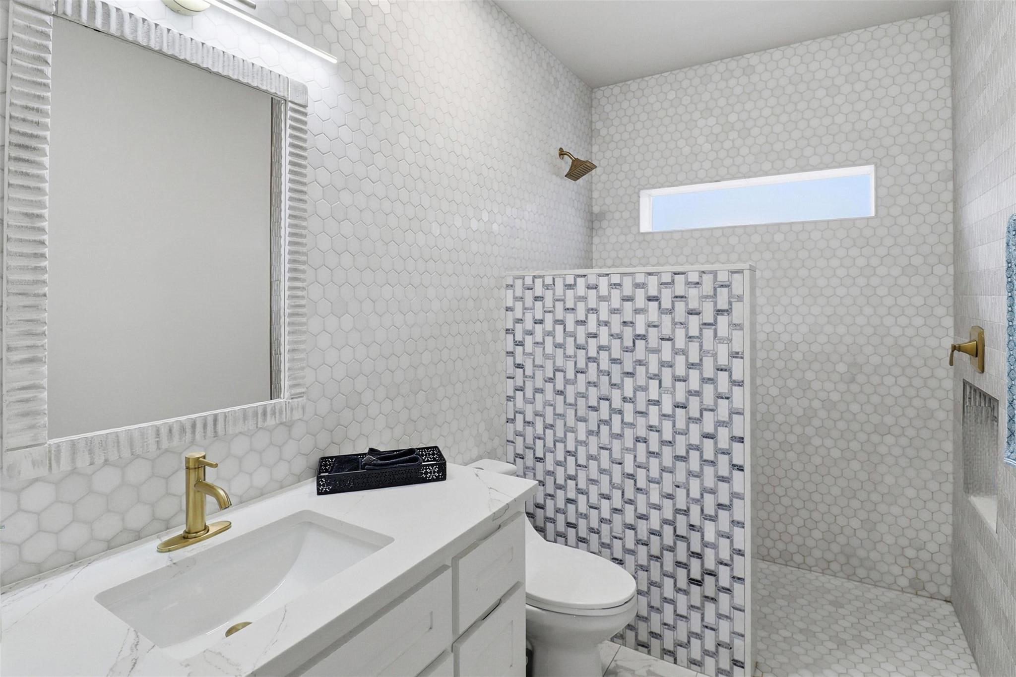 1515 Valley High Ln, Granite Shoals, TX 78654