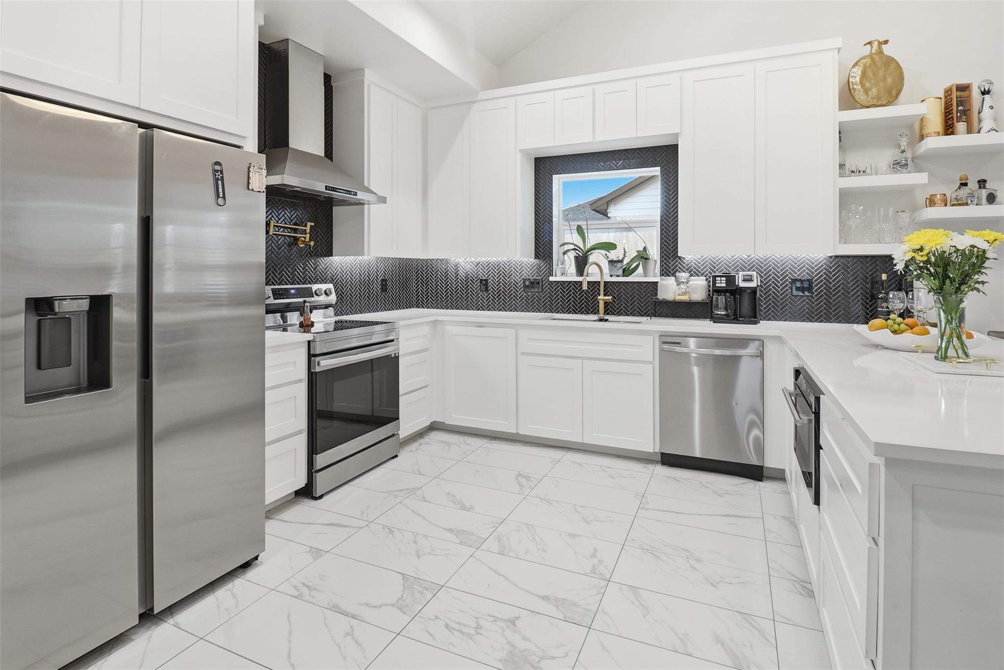 1515 Valley High Ln, Granite Shoals, TX 78654