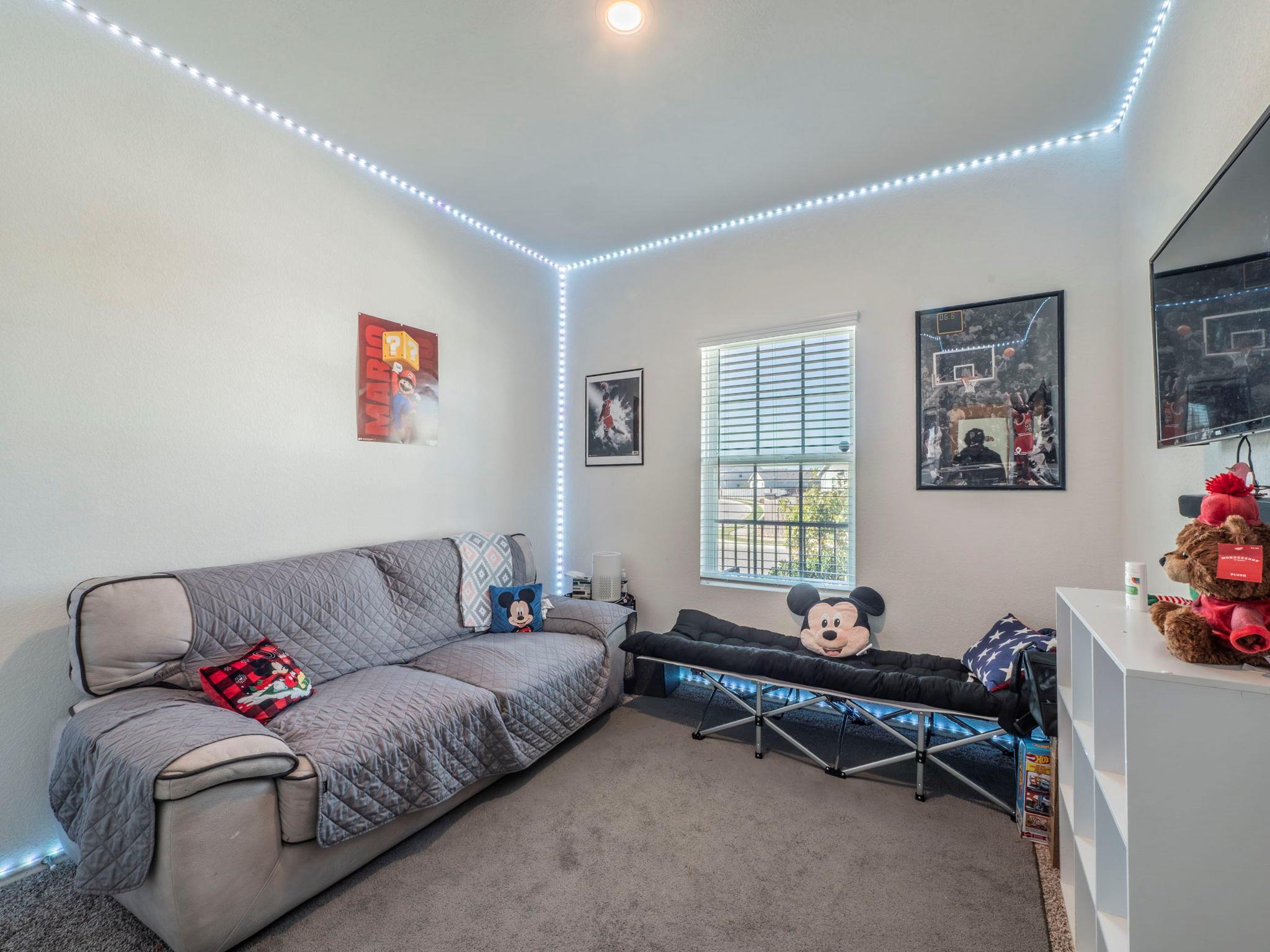 17813 Boardtree Dr, Elgin, TX 78621