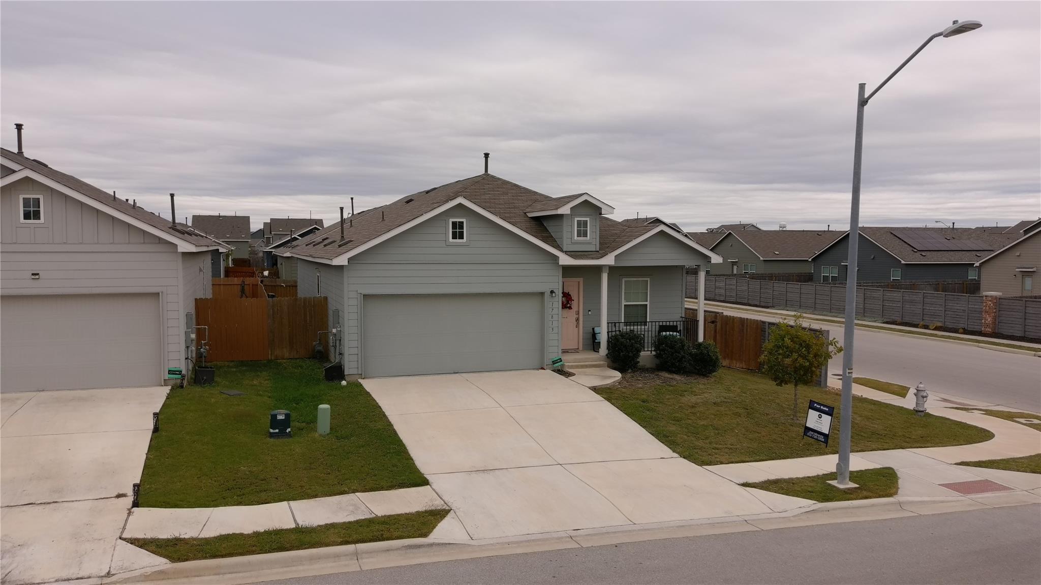 17813 Boardtree Dr, Elgin, TX 78621