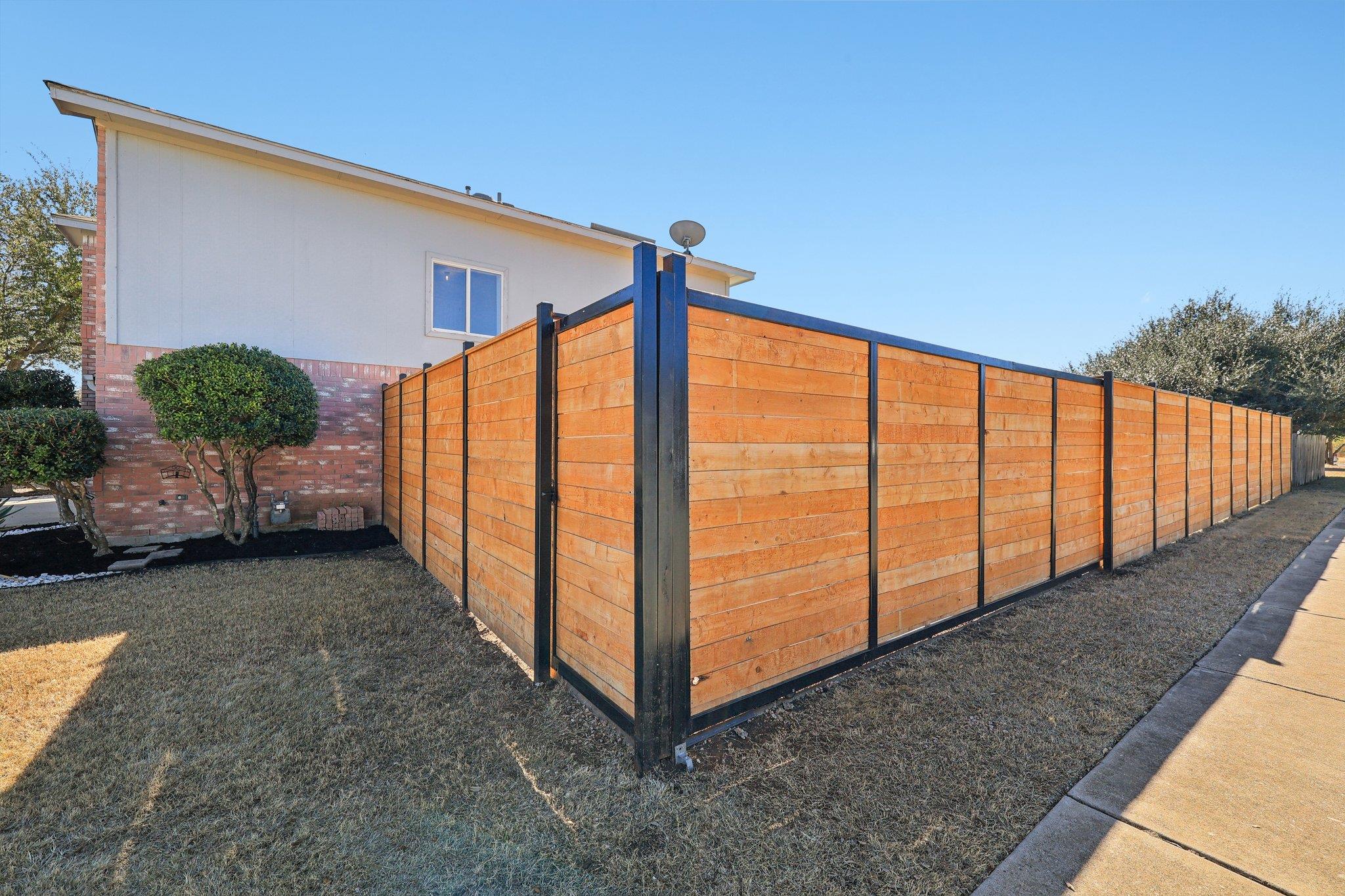 711 Riverway Ln, Leander, TX 78641